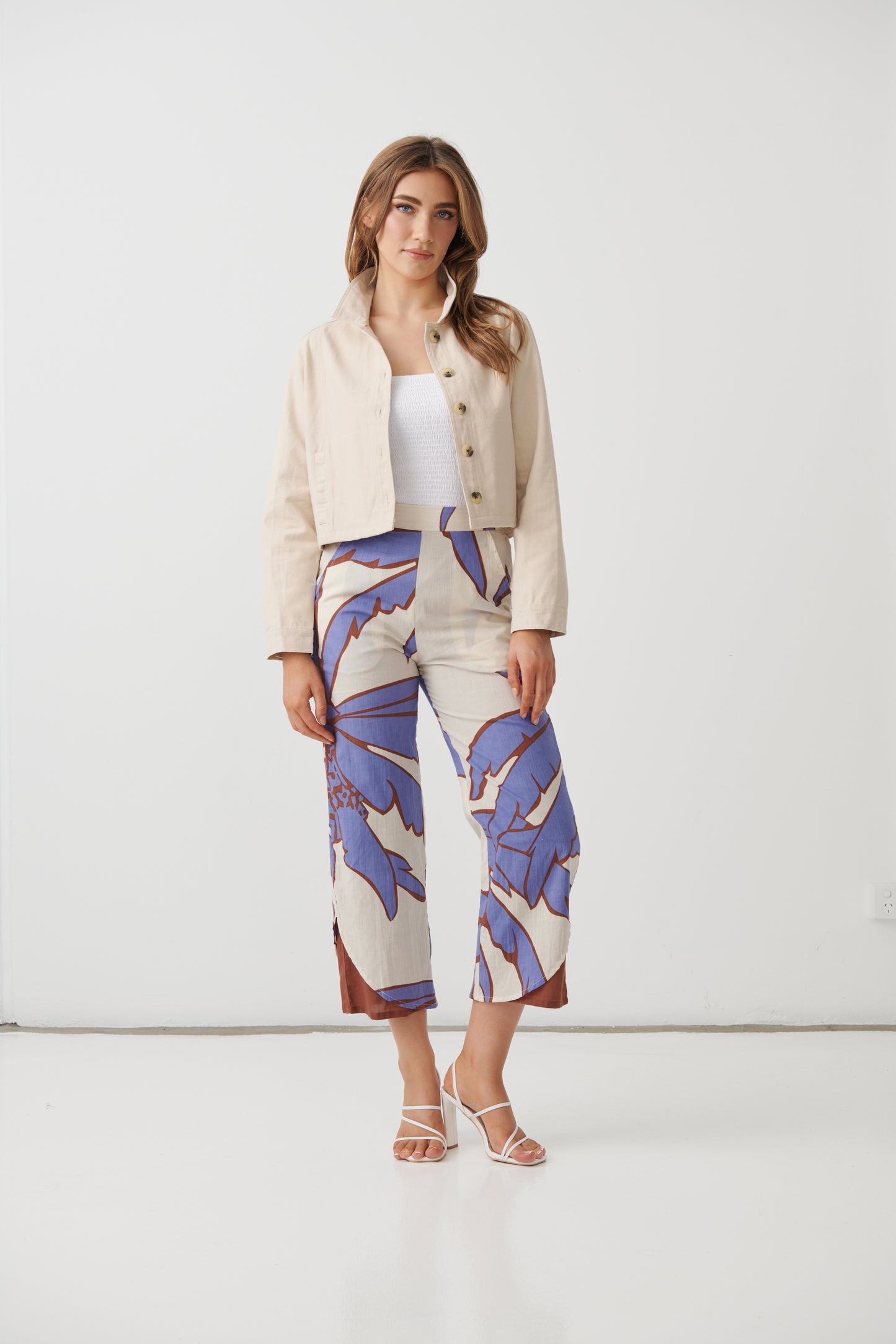 
                  
                    HF2810 Canvas Jacket w/Multi Panels-CREAM
                  
                