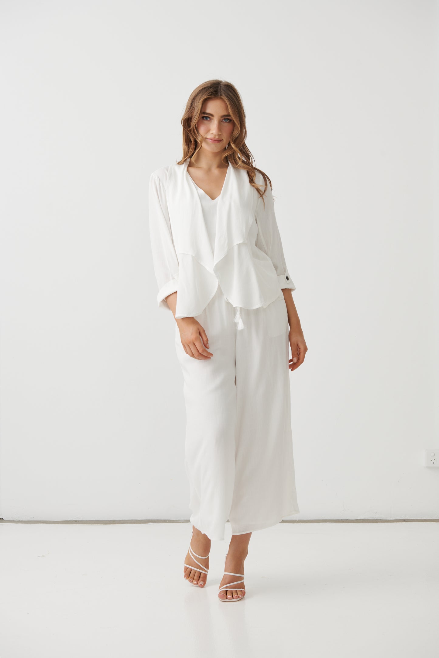 
                  
                    HF2890 Back Feature Jacket-WHITE
                  
                