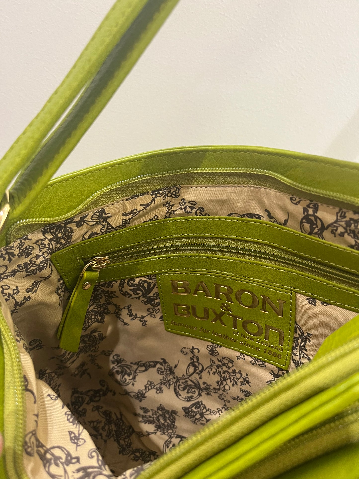 
                  
                    Handbag Large Cross body Green
                  
                