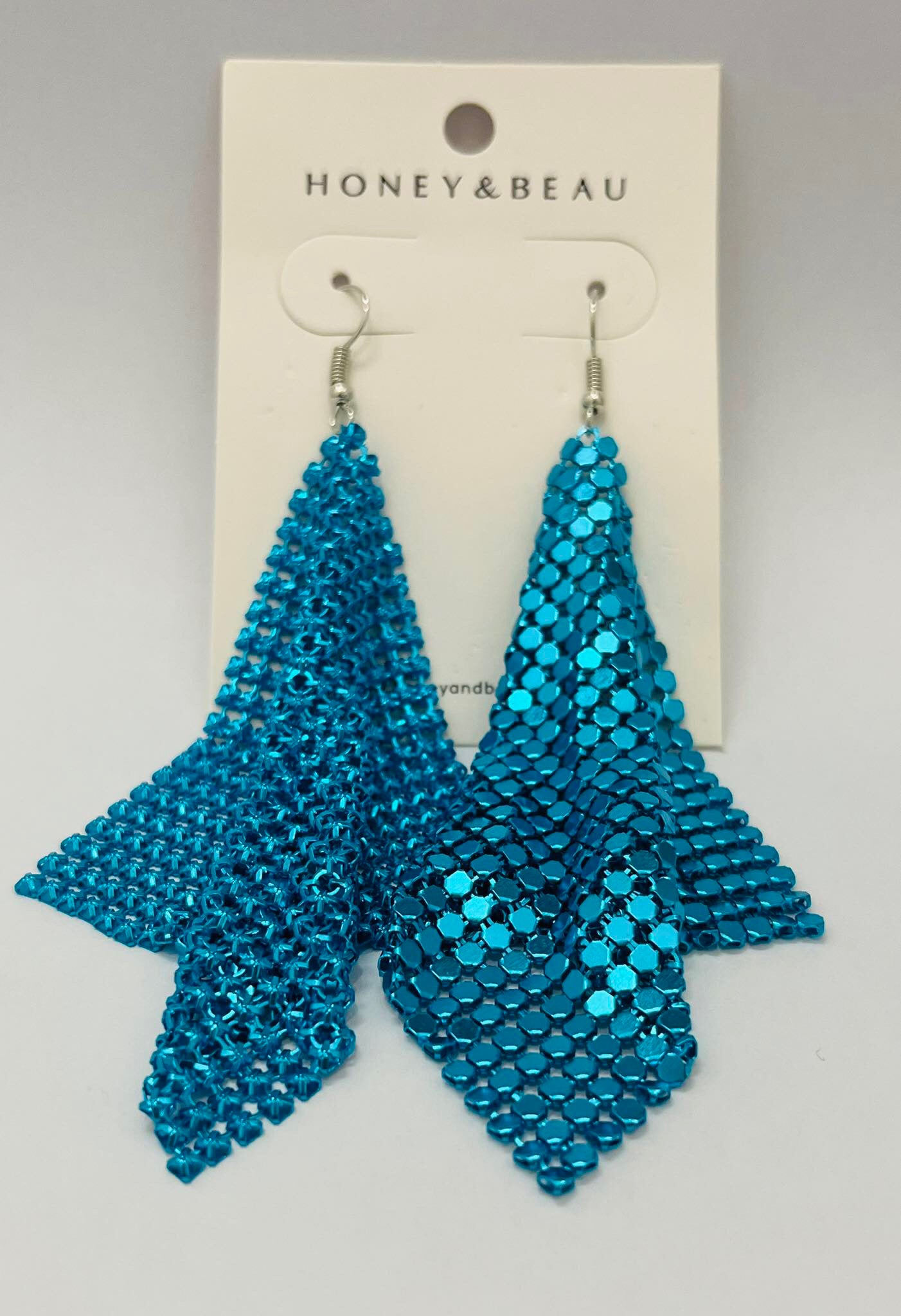 
                  
                    Glow mesh drops lake blue -Earrings
                  
                
