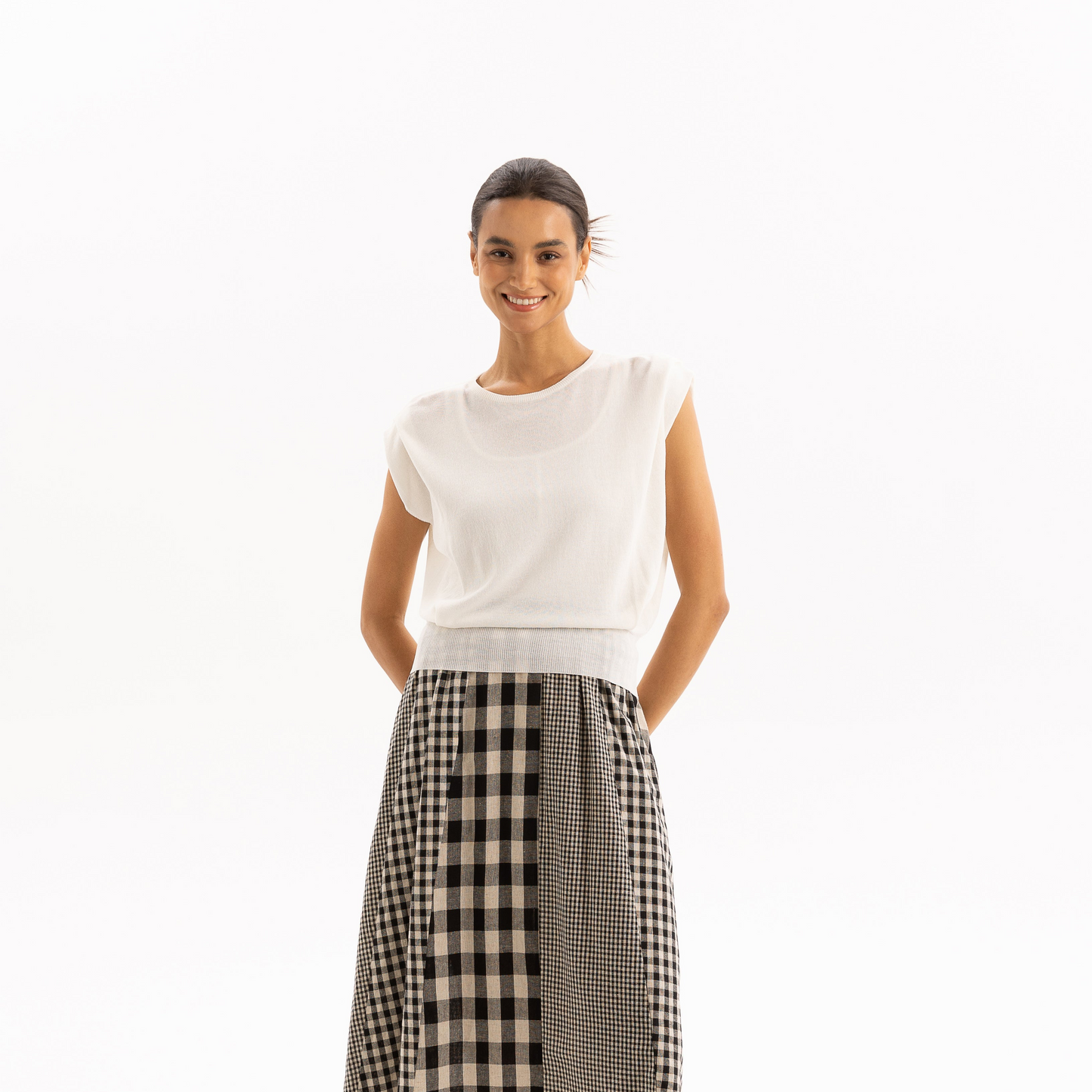 
                  
                    TERESA TOP-WHITE
                  
                