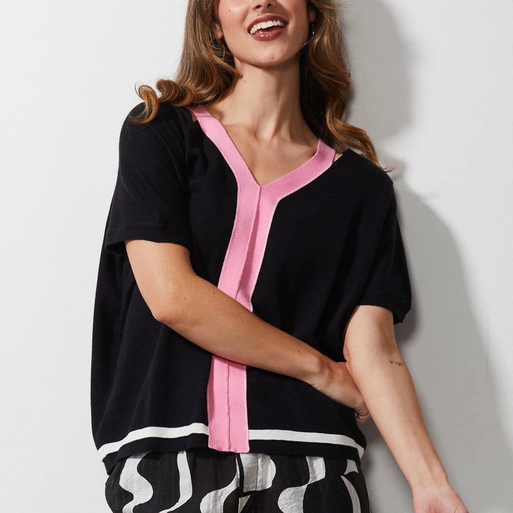 
                  
                    Pipped Top -Black/pink
                  
                