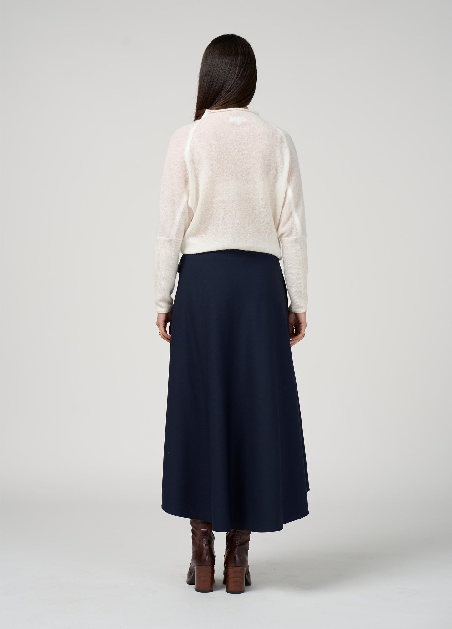 
                  
                    LS3251 BESPOKE SKIRT-INDIGO
                  
                
