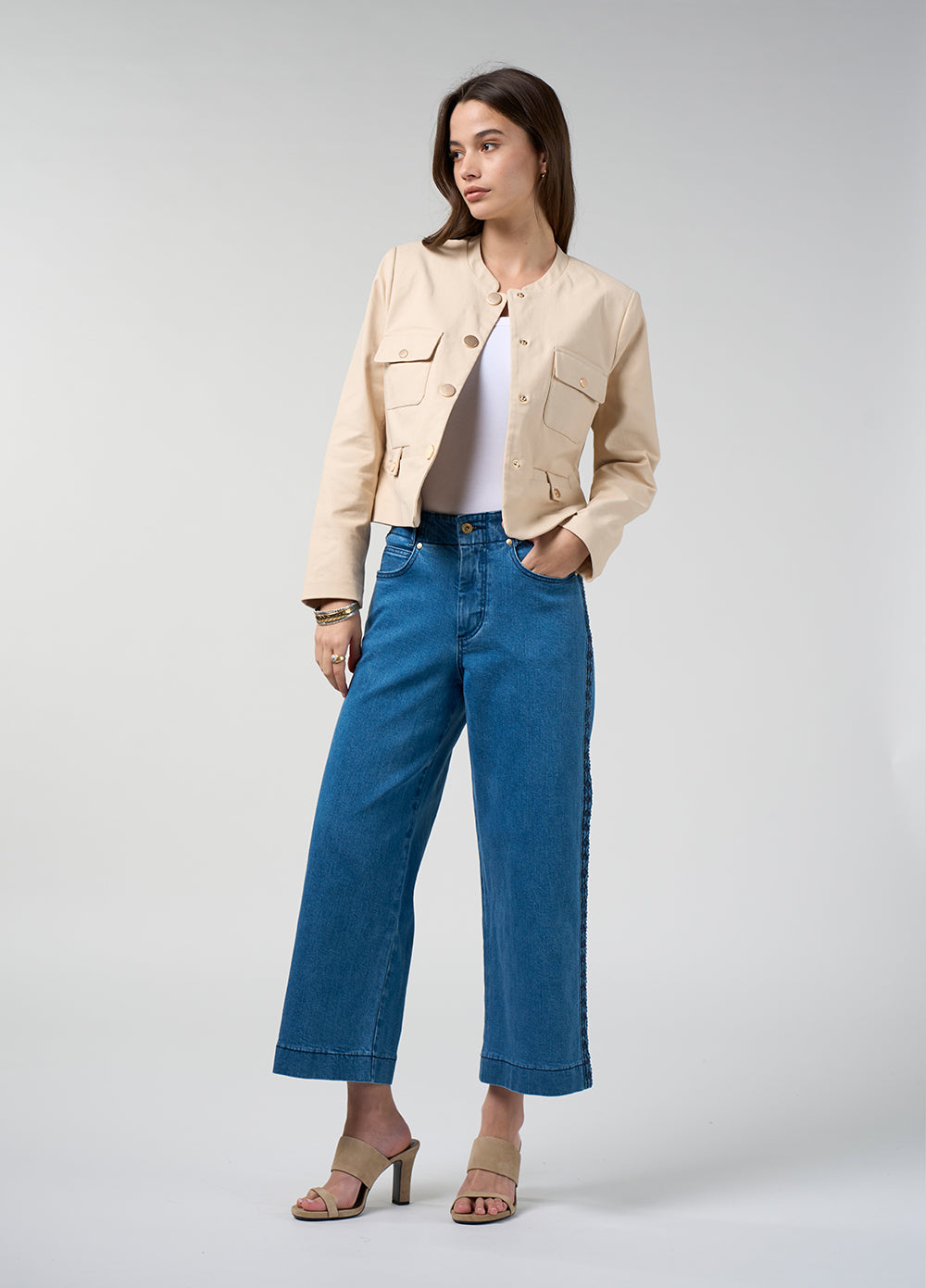 
                  
                    LOOBIES STORY INDIKA JACKET-ECRU
                  
                