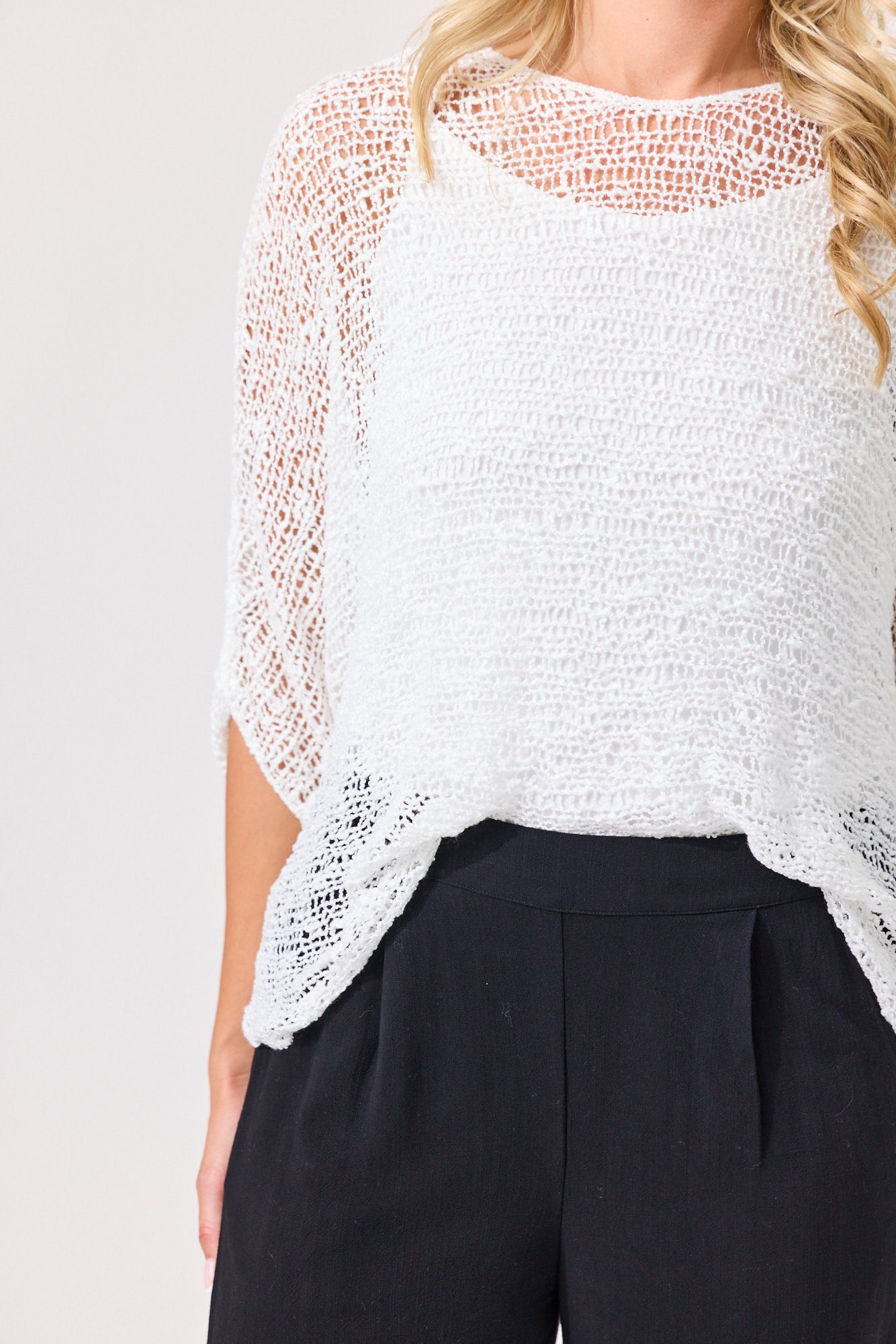 
                  
                    AMBROSE KNIT+SINGLET-WHITE
                  
                