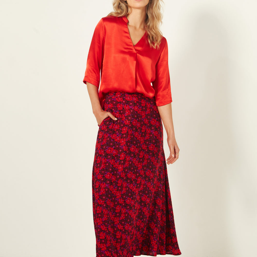 
                  
                    Fatima Blouse Scarlett
                  
                