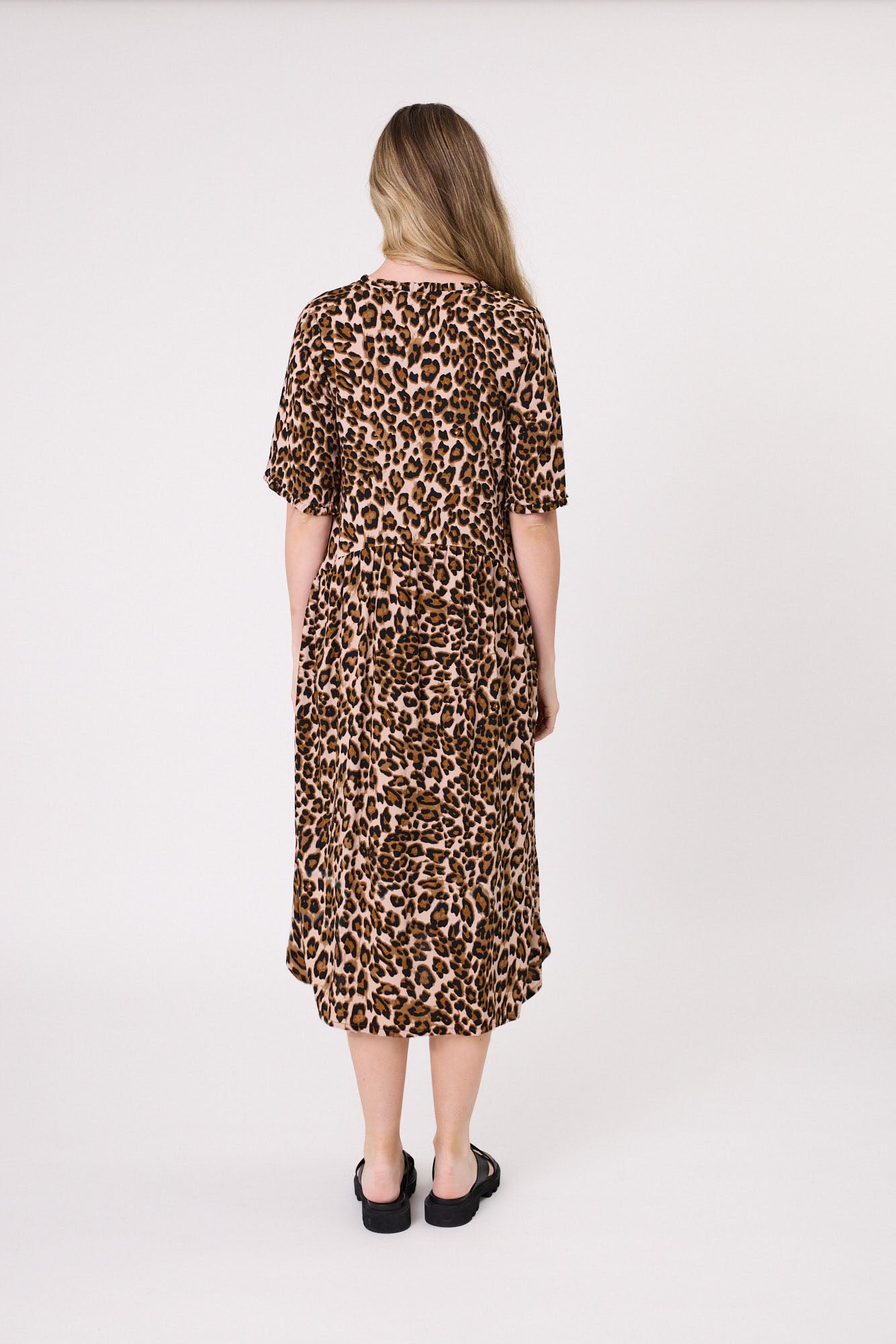 
                  
                    Leona Dress-Leopard print
                  
                