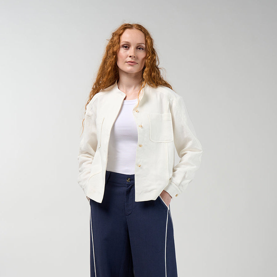 
                  
                    MADLY SWEETLY DUALITY JACKET-SILK WHITE
                  
                
