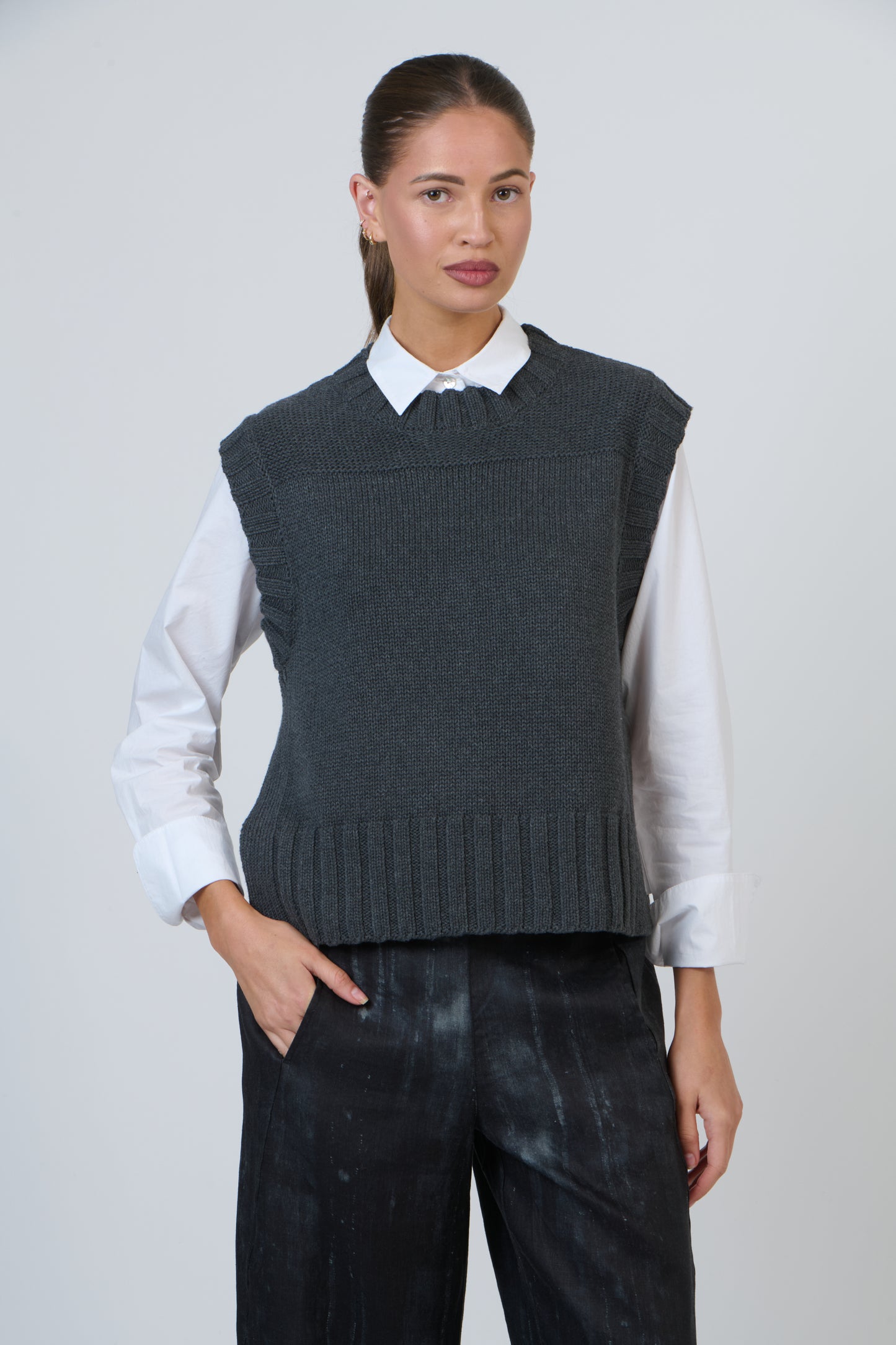 
                  
                    NATURALS VEST-COAL-NAT53
                  
                