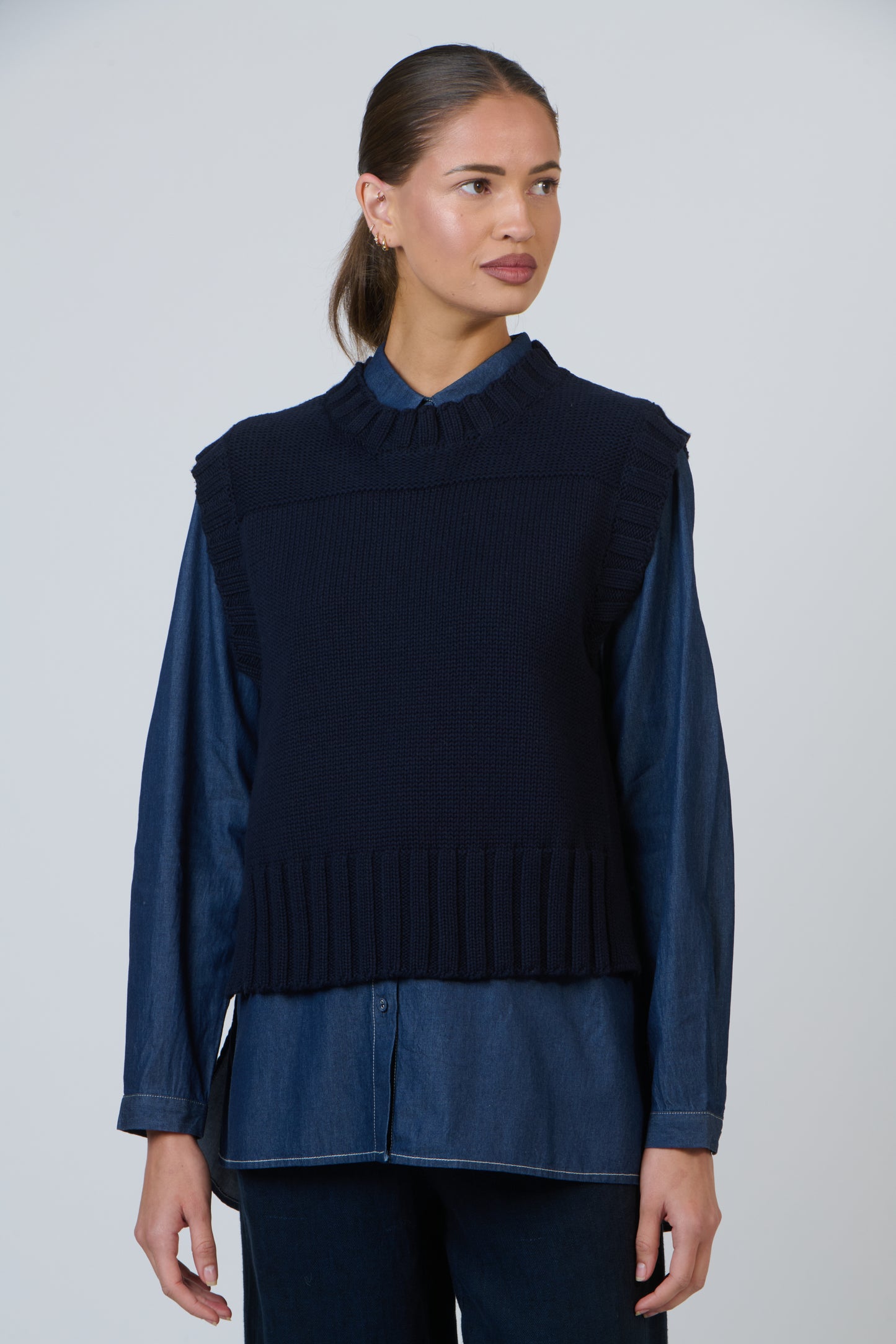 
                  
                    NATURALS VEST-INK-NAT53
                  
                