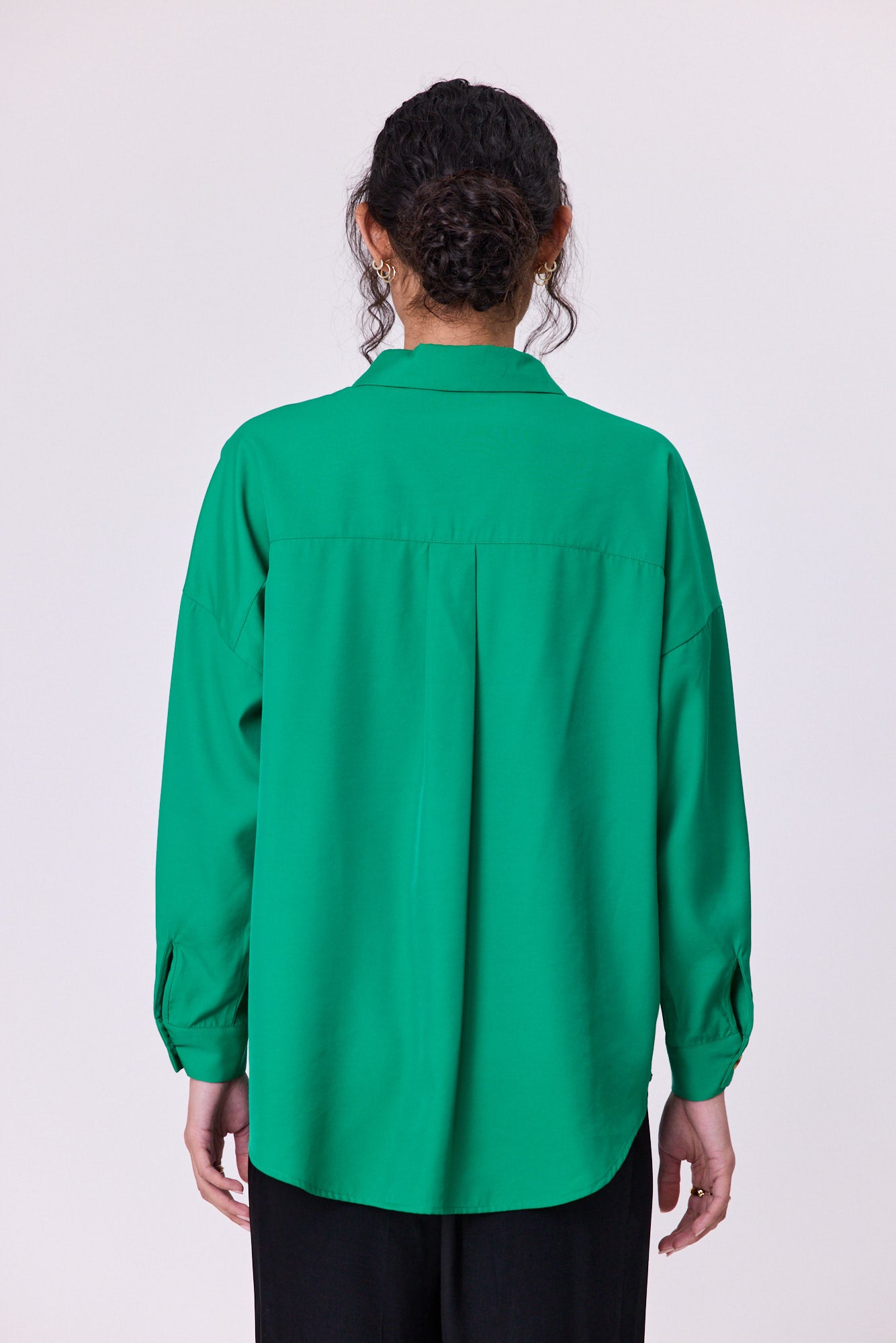 
                  
                    JEWEL BLOUSE-EMERALD
                  
                