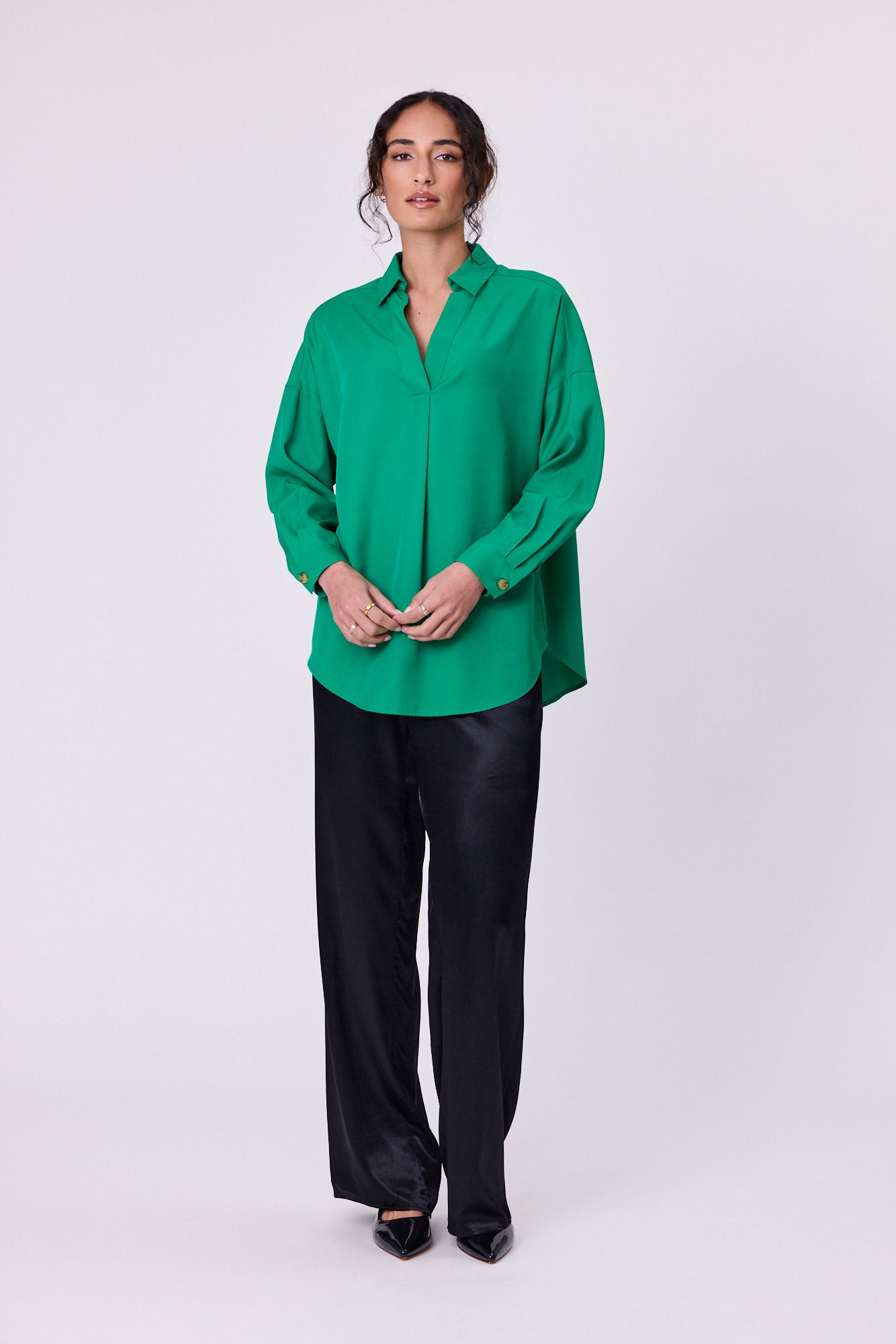 
                  
                    JEWEL BLOUSE-EMERALD
                  
                