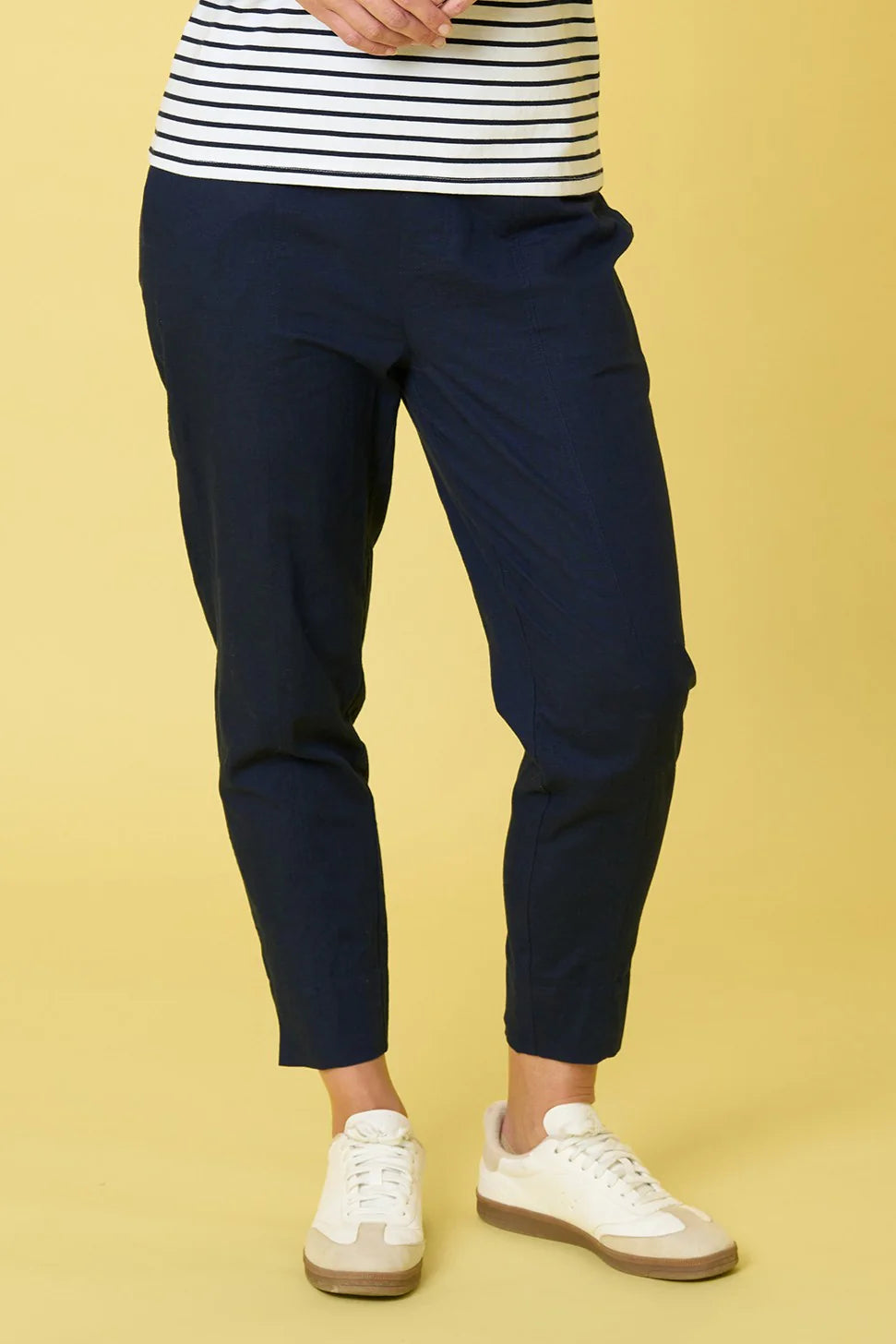 
                  
                    Devornport pant-navy
                  
                