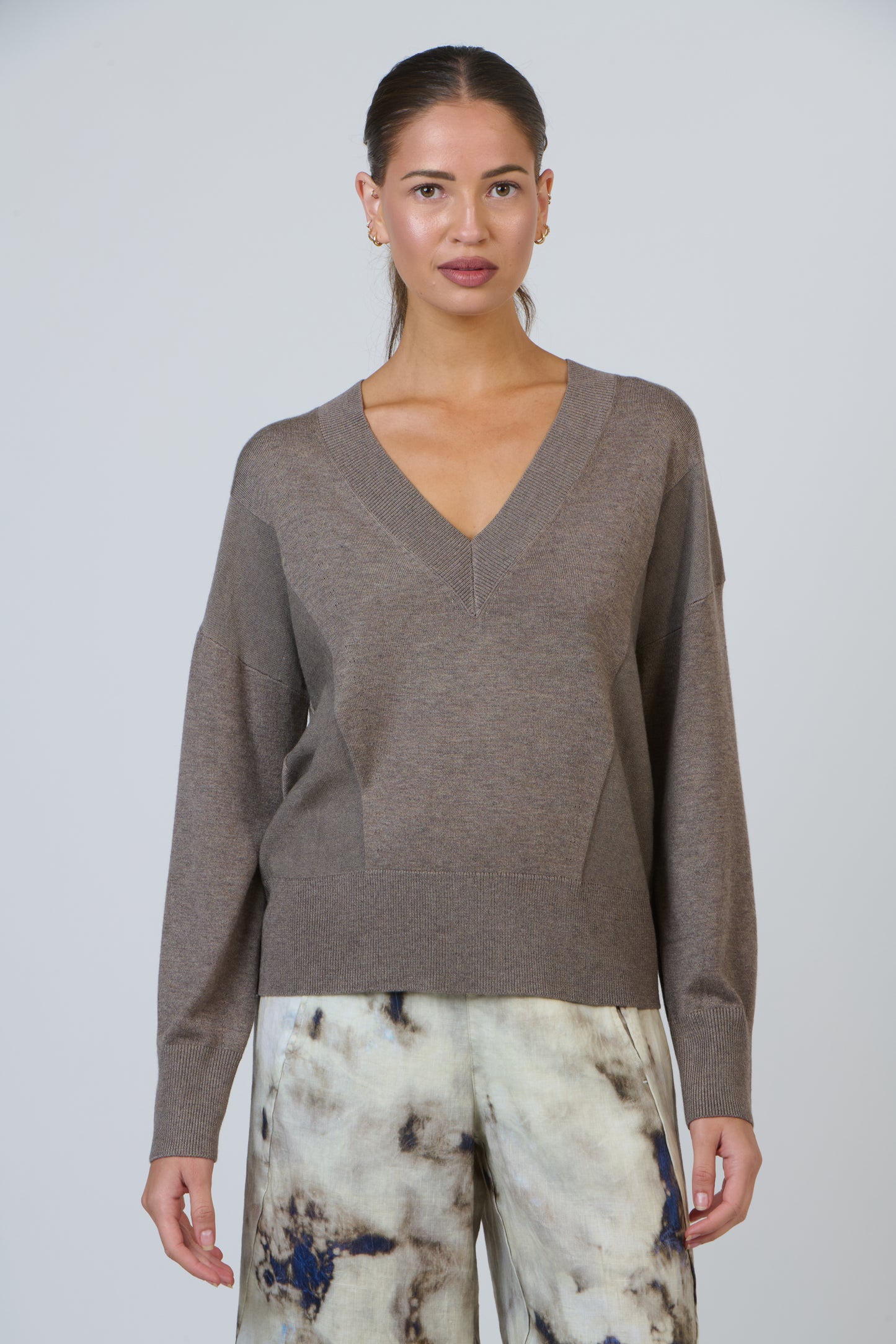 
                  
                    OLIVE ET JULIE OJW39 V JUMPER-MUCK
                  
                