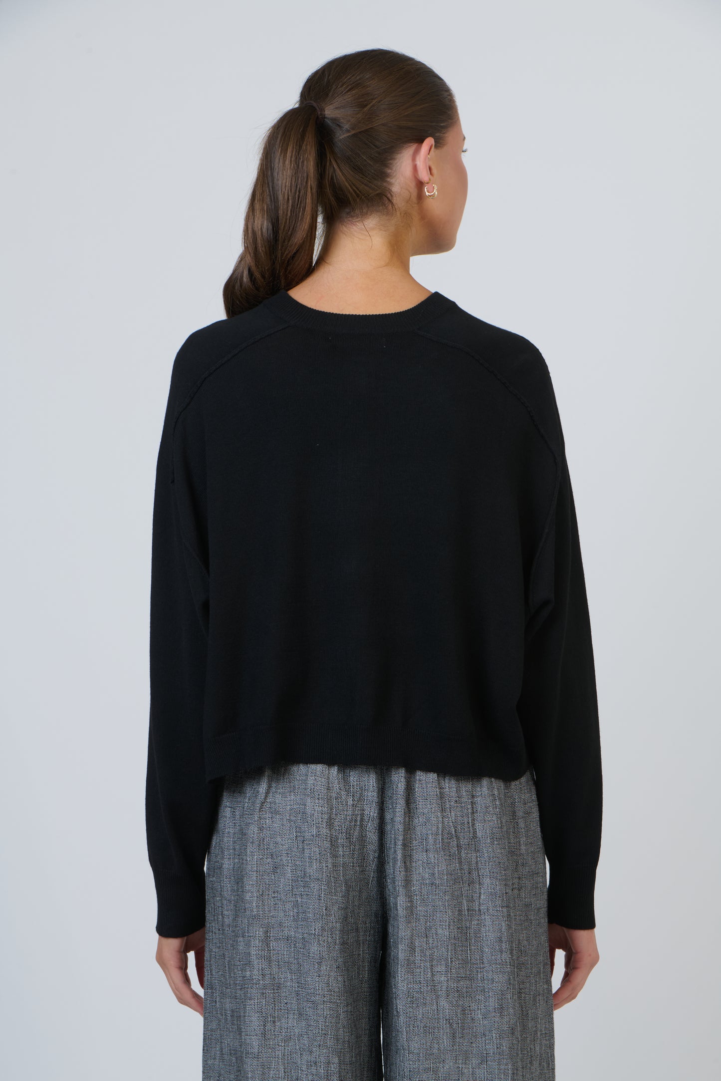 
                  
                    OLIVE ET JULIE CARDI-BLACK
                  
                