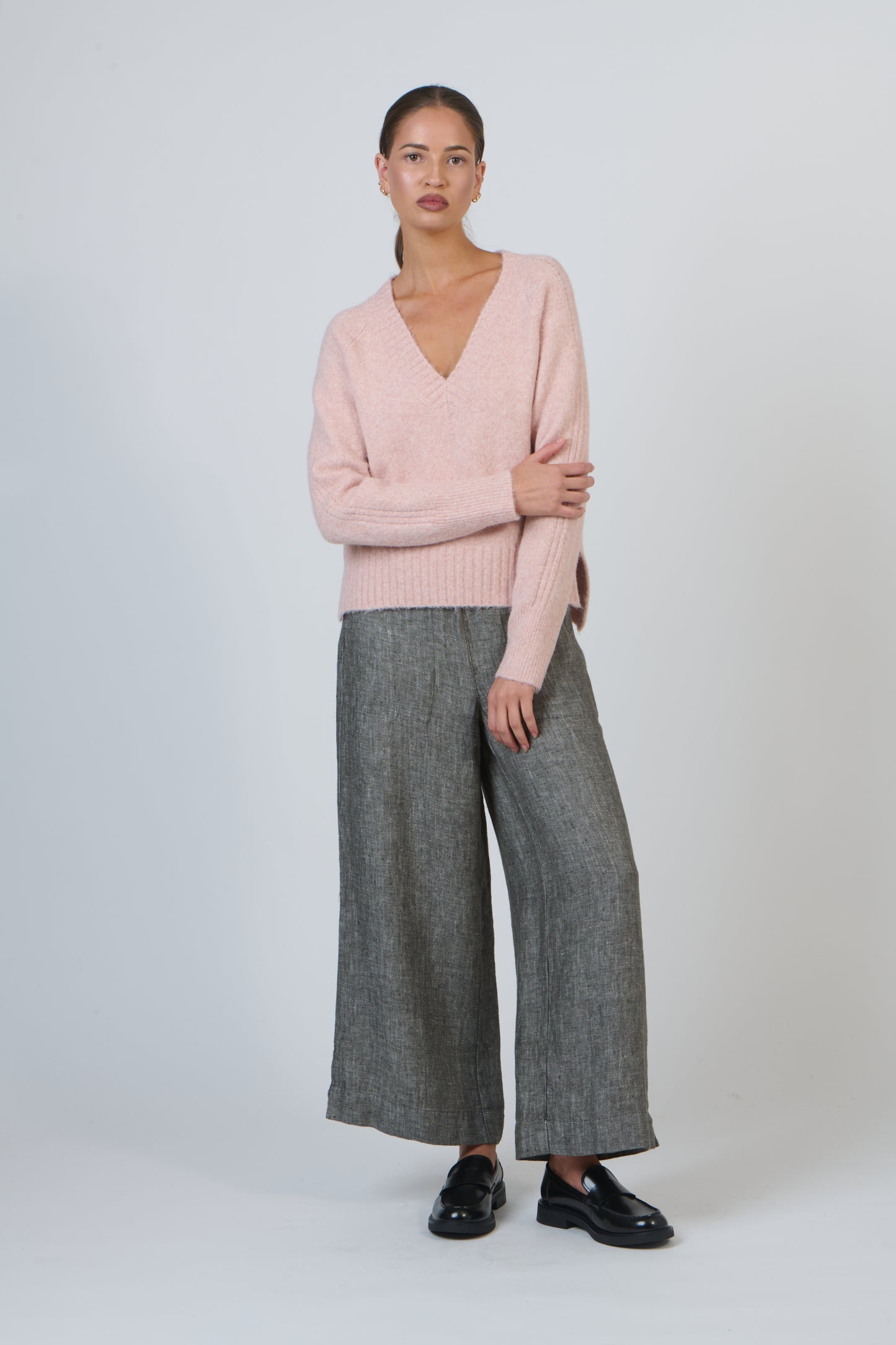 
                  
                    OLIVE ET JULIE V JUMPER-NECTAR
                  
                