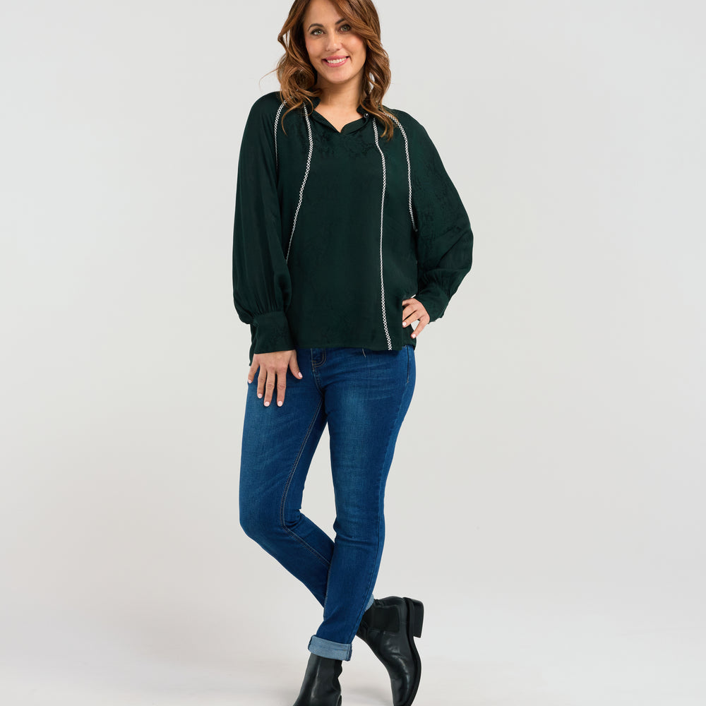 
                  
                    Hassey Top Black
                  
                