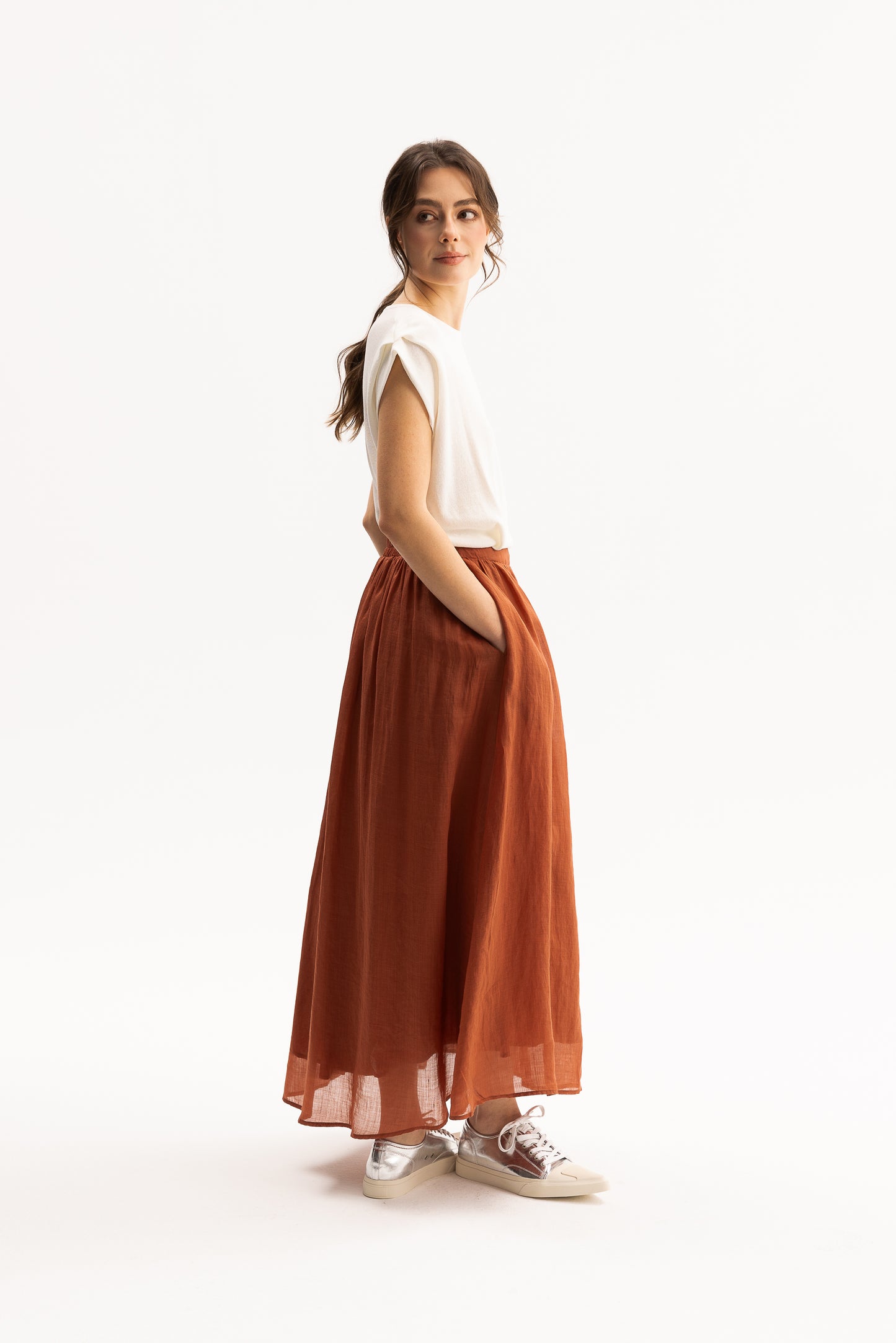 
                  
                    MOLLY SKIRT-BRICK
                  
                