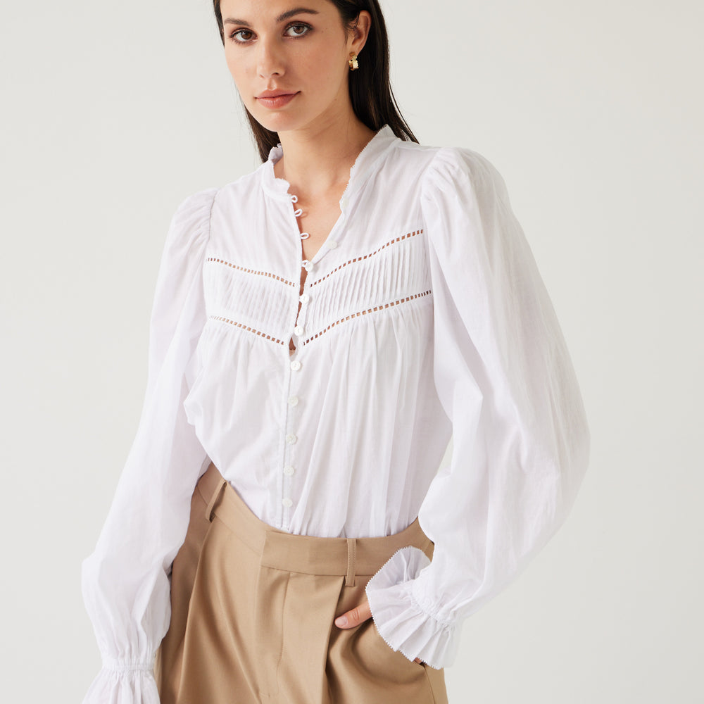 
                  
                    Lawn Top Soft White
                  
                