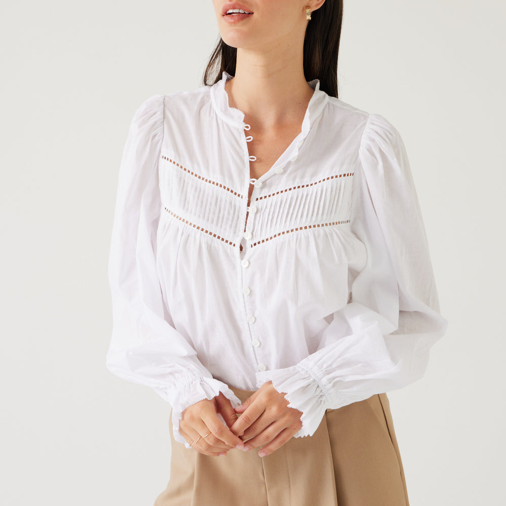
                  
                    Lawn Top Soft White
                  
                