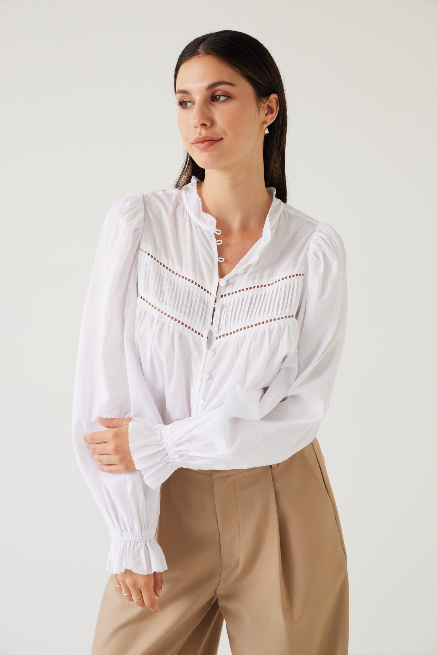 
                  
                    Lawn Top Soft White
                  
                