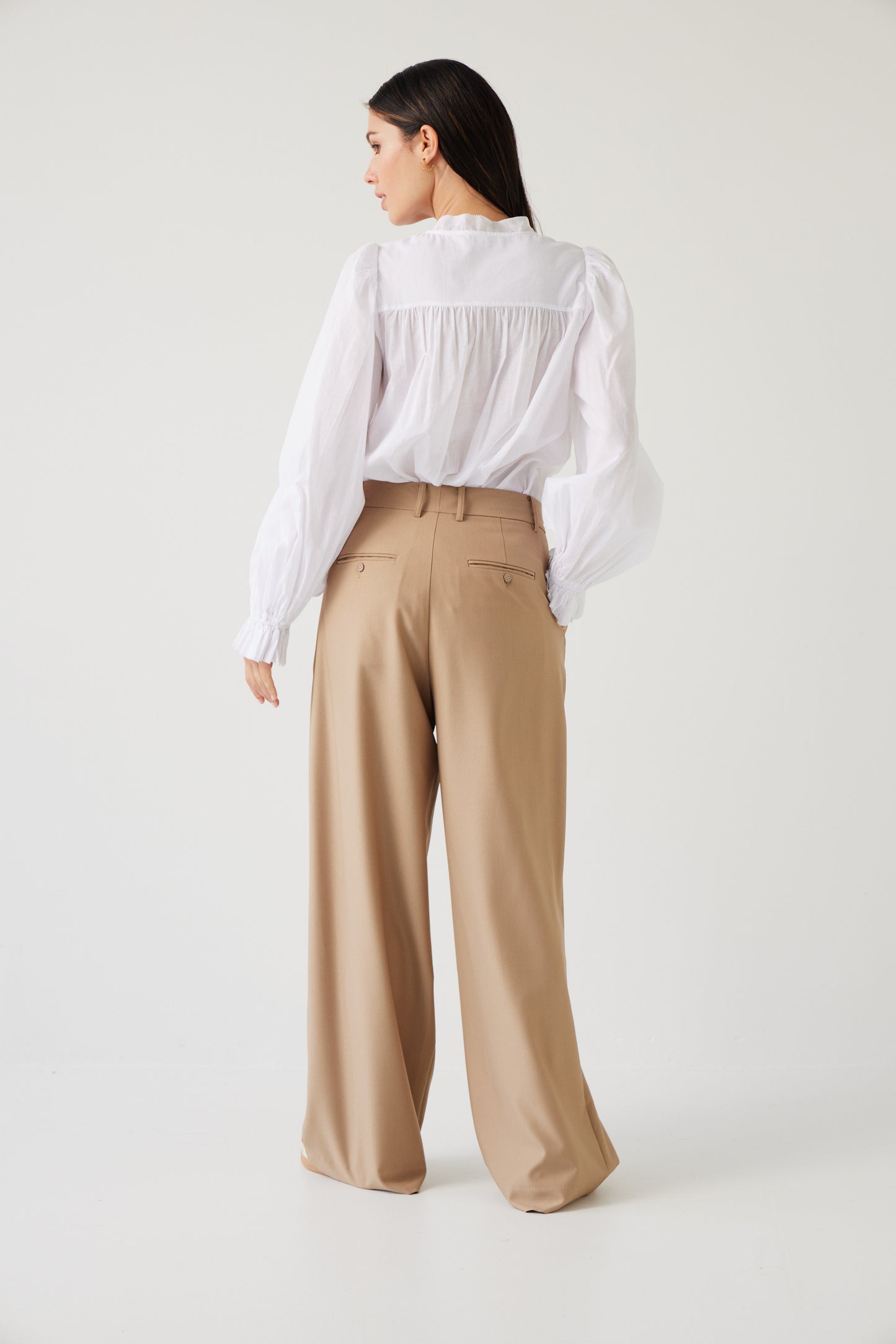 
                  
                    Lawn Top Soft White
                  
                
