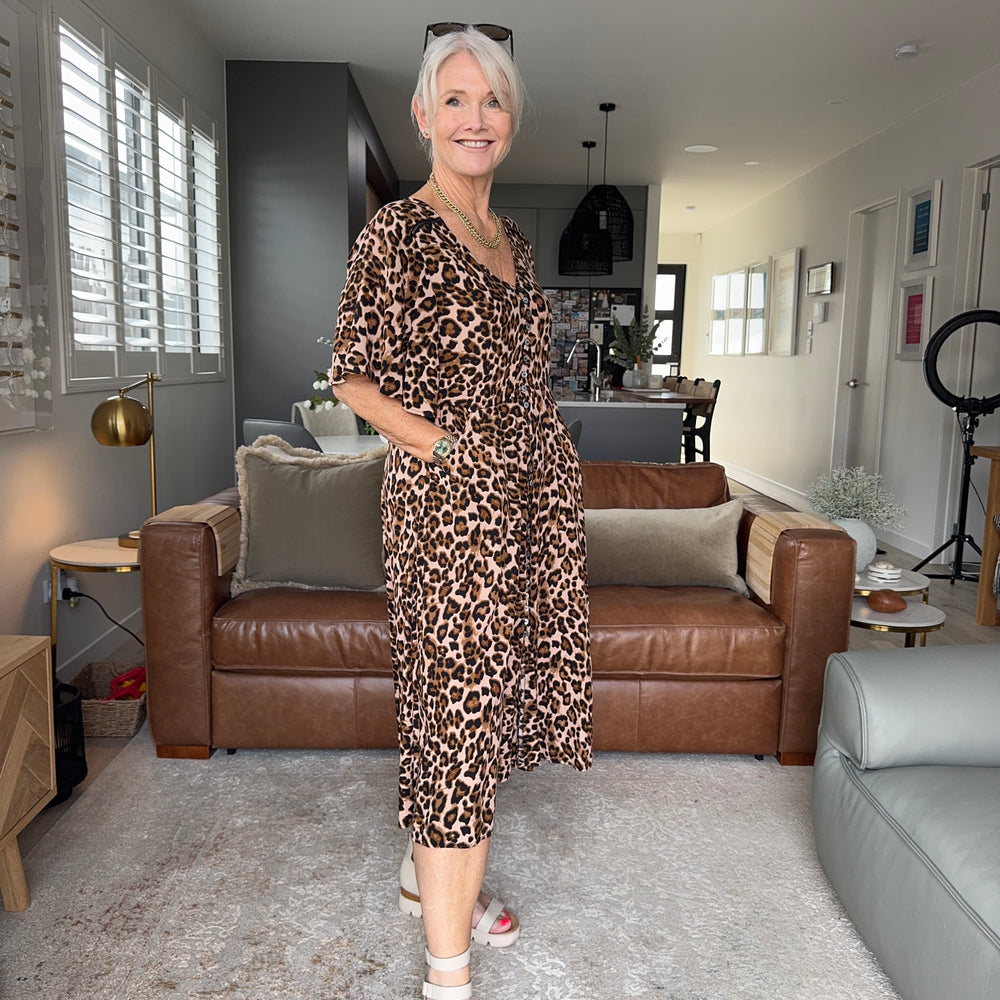 
                  
                    Vittoria Dress Leopard
                  
                