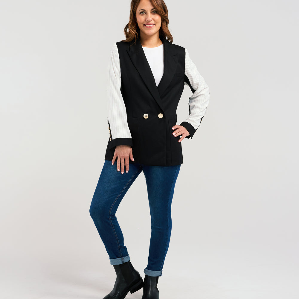 
                  
                    Logan blazer	Black
                  
                