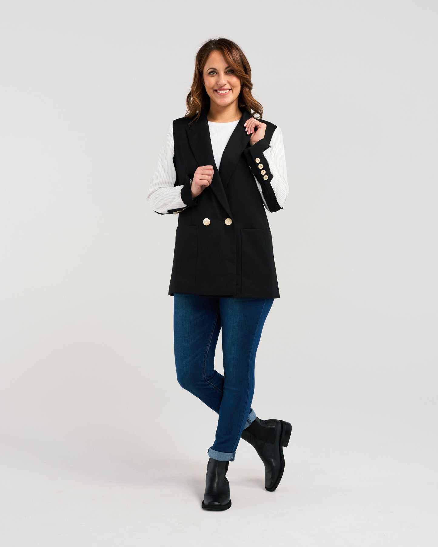 
                  
                    Logan blazer	Black
                  
                