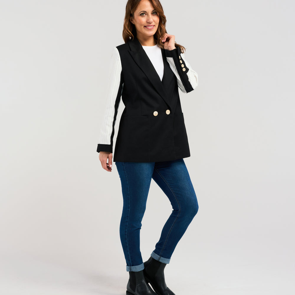 
                  
                    Logan blazer	Black
                  
                