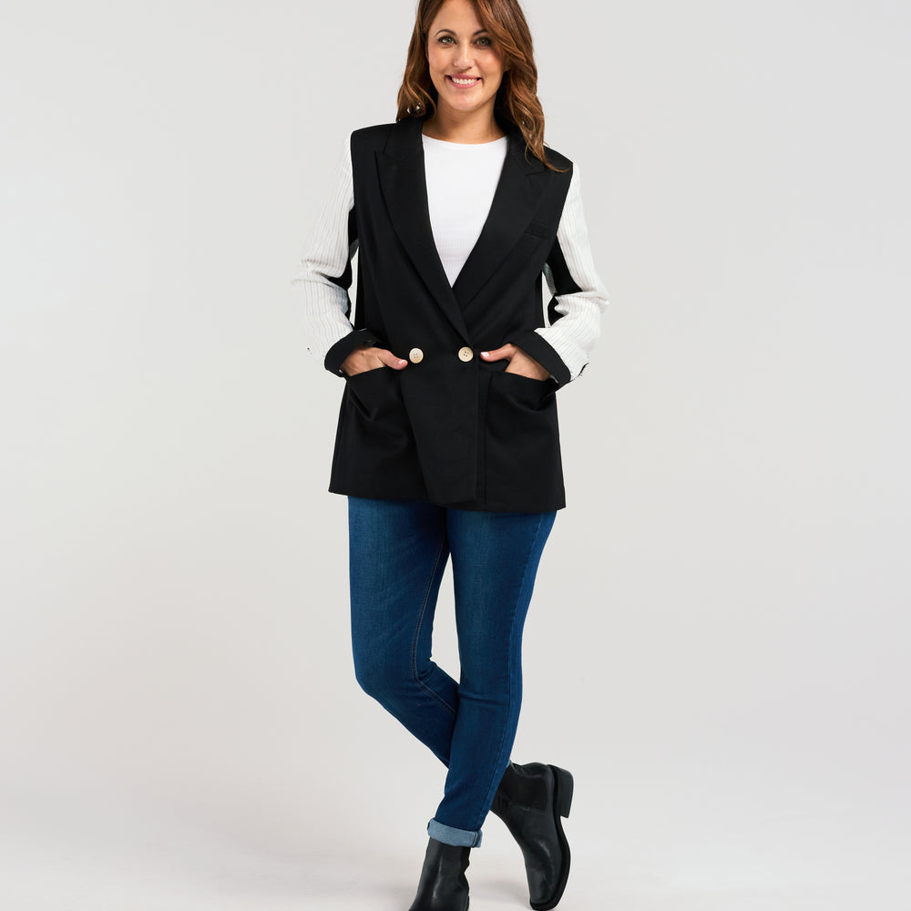 
                  
                    Logan blazer	Black
                  
                