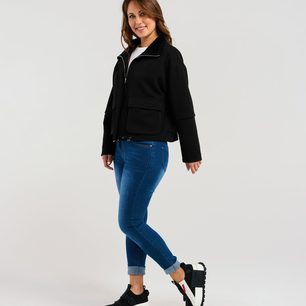 
                  
                    River jacket	Black
                  
                