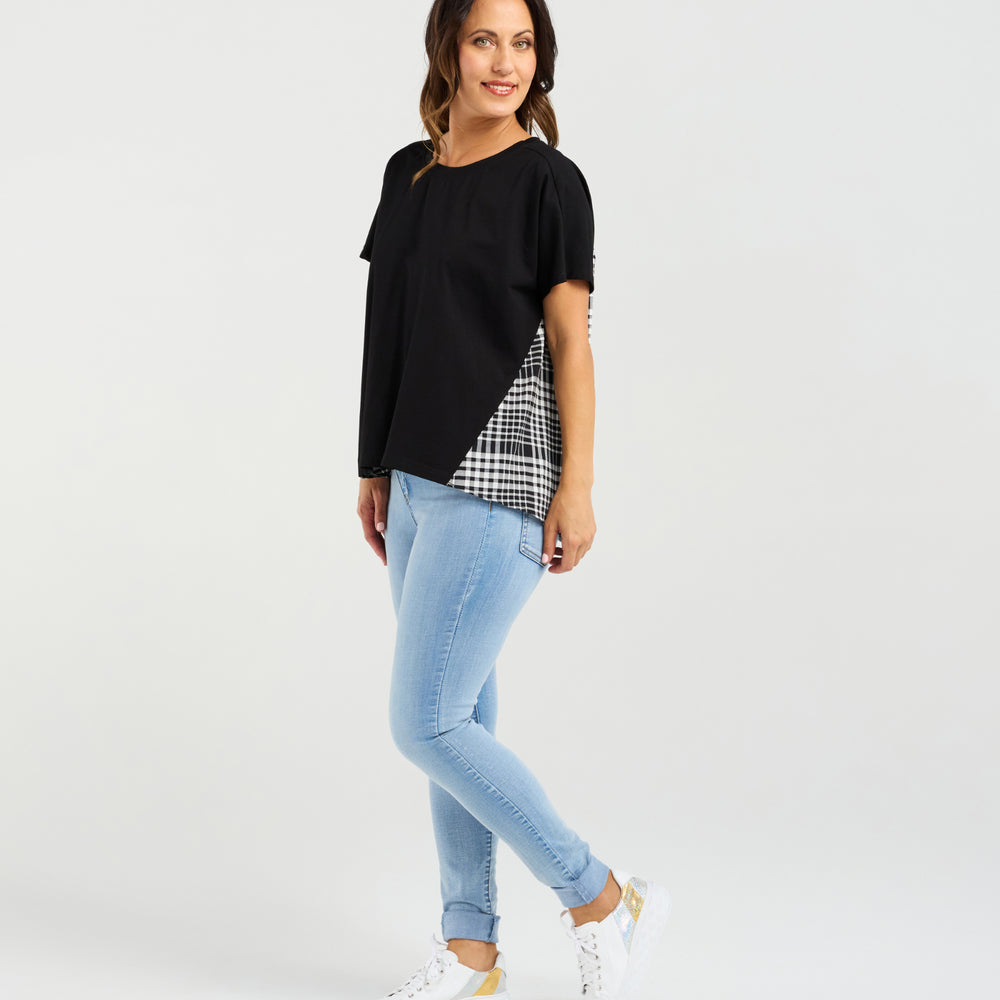 
                  
                    Alice Top-Black
                  
                