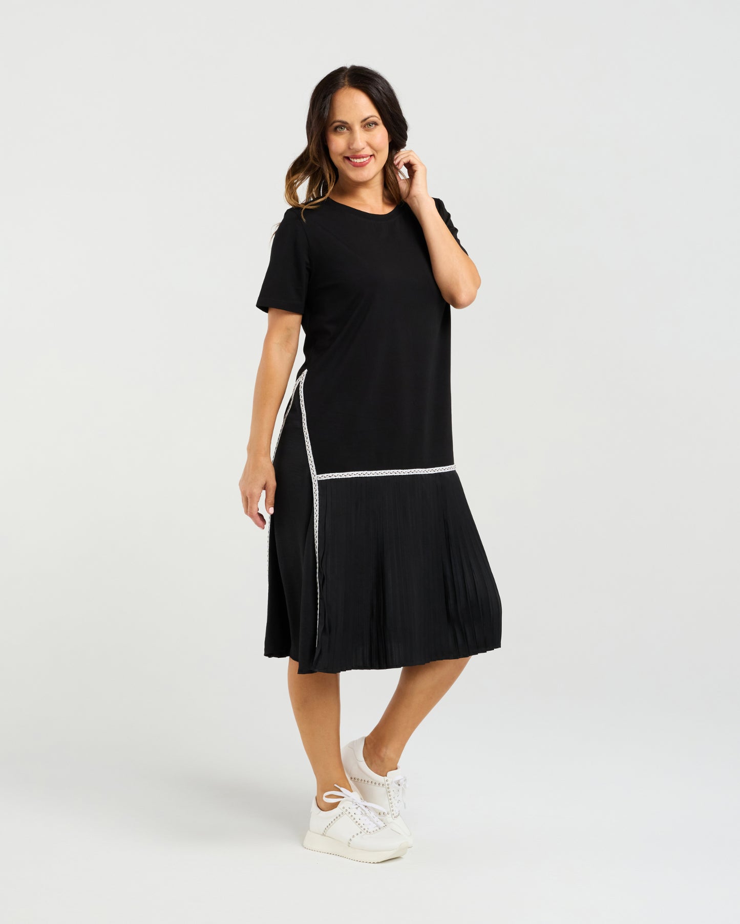 
                  
                    Noa Dress-Black
                  
                