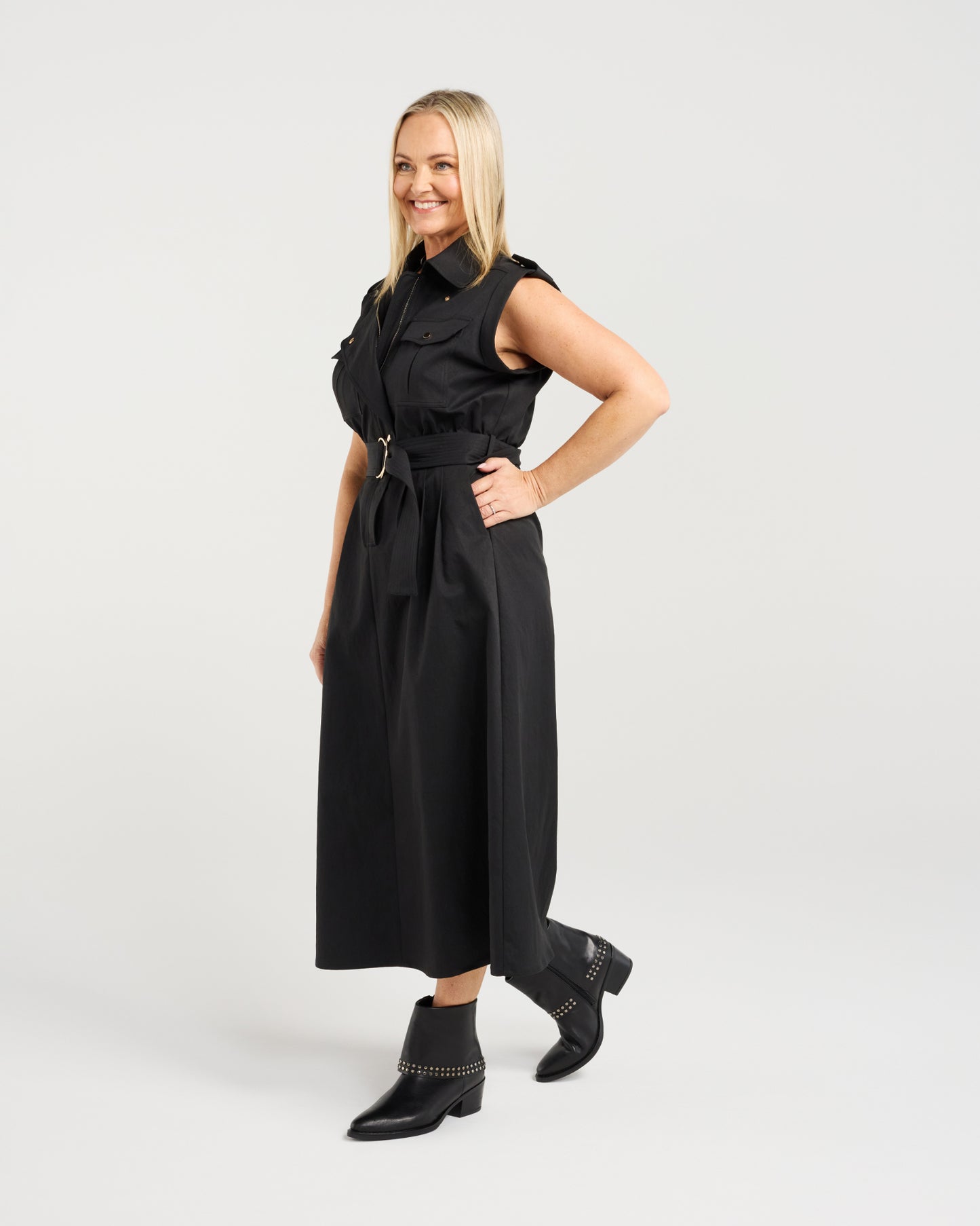 
                  
                    Nixie Dress-Black
                  
                