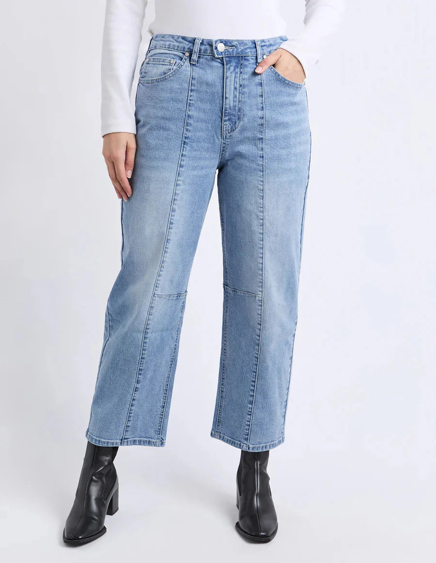 
                  
                    Foxwood Ambrose Barrel Jean Light Blue
                  
                