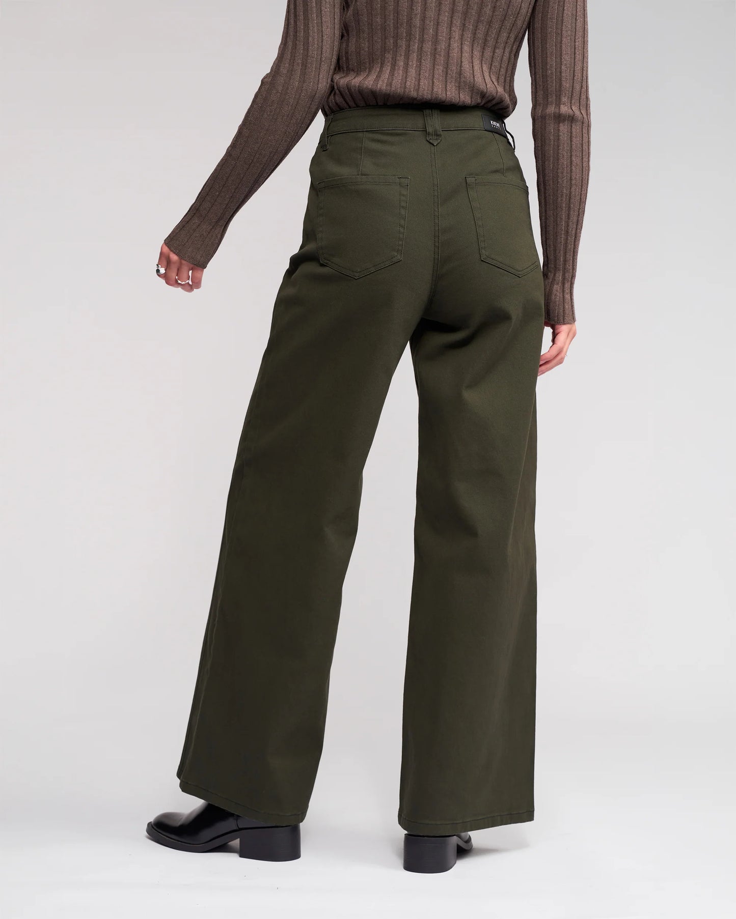 
                  
                    K7119 Knewe Label Hollie Jean - Hunter
                  
                