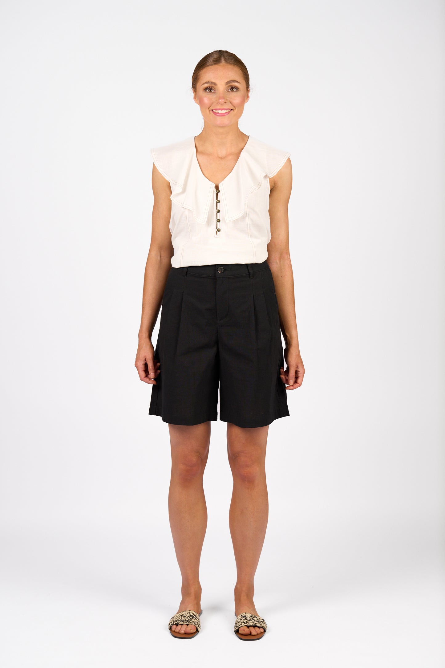
                  
                    K8015-Flynn Short-Black
                  
                
