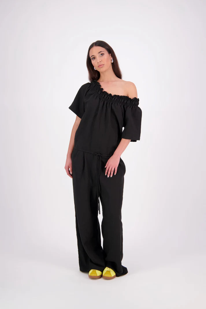 
                  
                    MUSES JUMPSUIT | BLACK-EARLY DECEMBER DELIVERY
                  
                