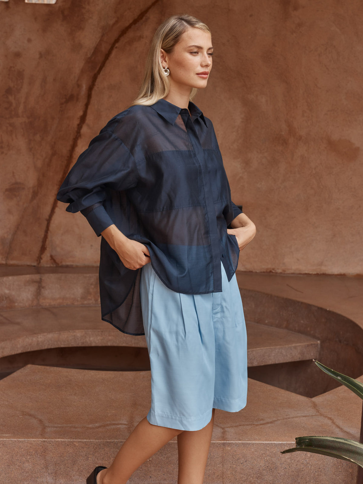 
                  
                    VAL OVERSIZED SHIRT-NAVY
                  
                
