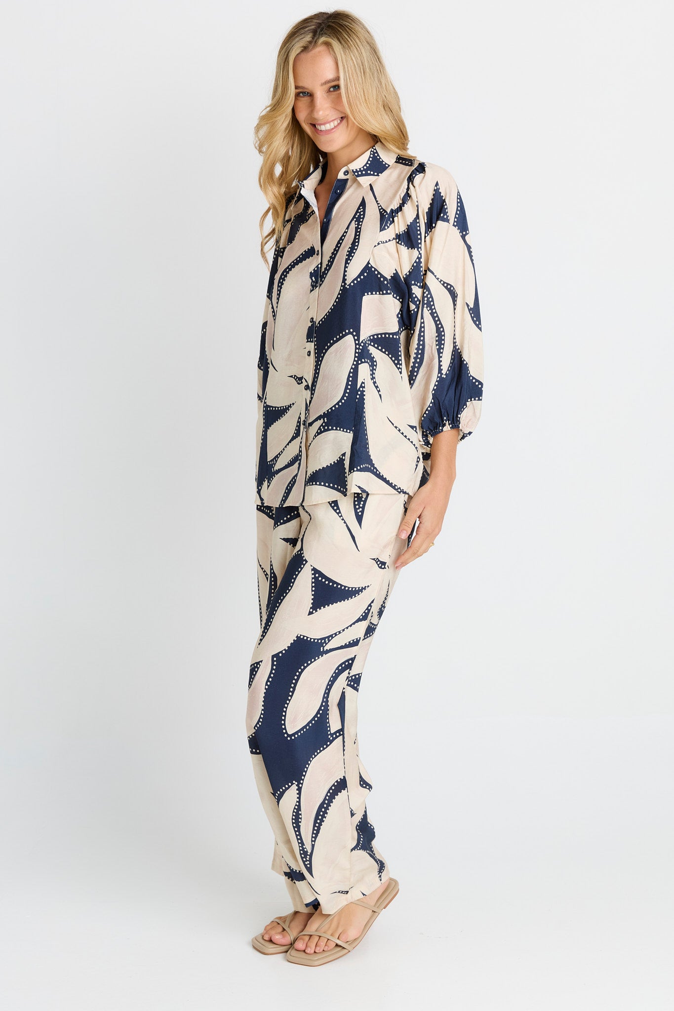 
                  
                    NOVA SHIRT-NAVY FLORAL
                  
                