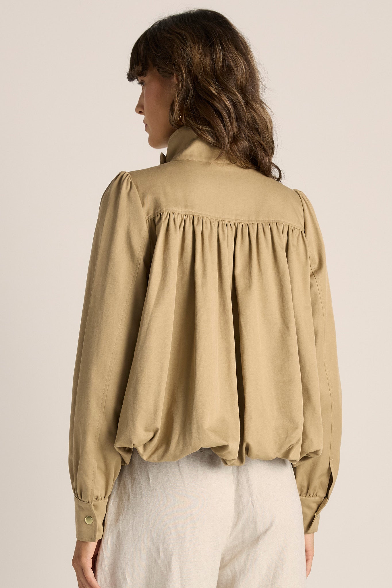 
                  
                    GIGI BUBBLE JACKET-TAN
                  
                