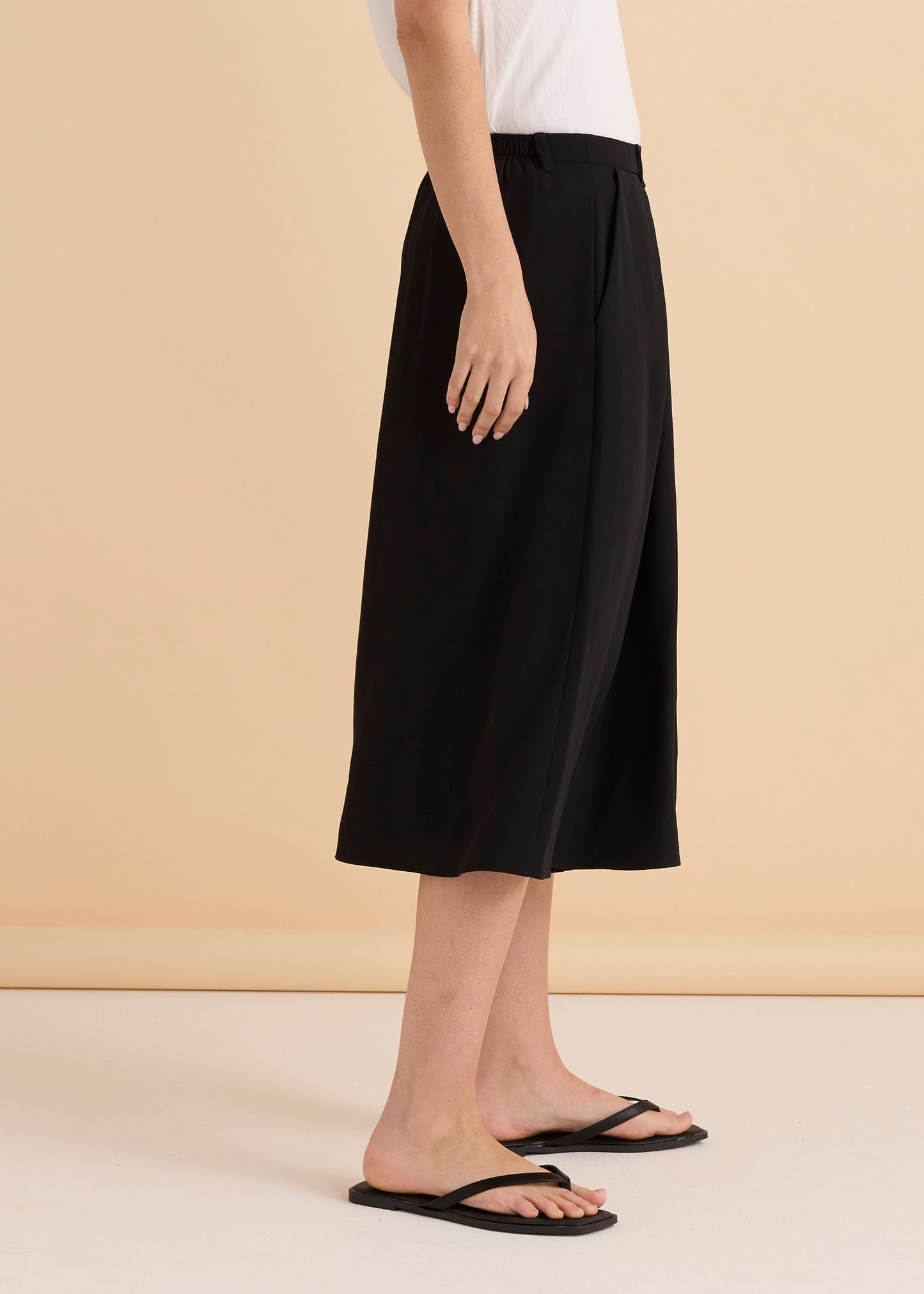 
                  
                    RAE RELAX CULOTTE-BLACK
                  
                