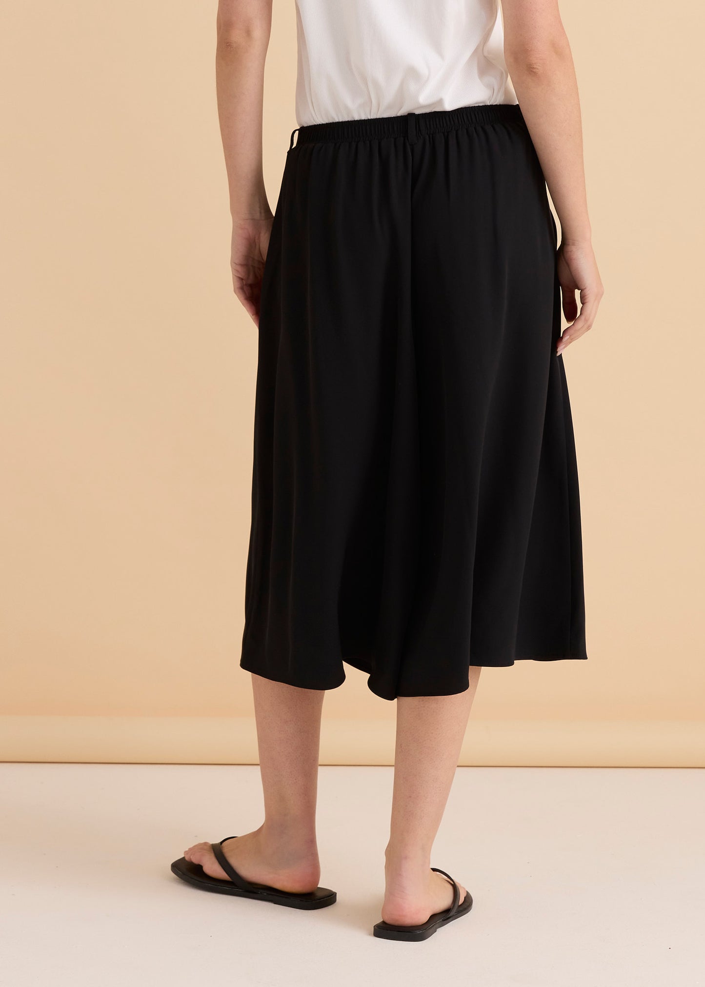 
                  
                    RAE RELAX CULOTTE-BLACK
                  
                