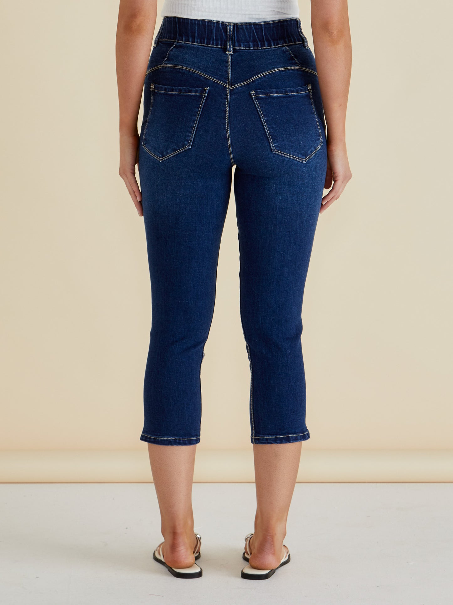 
                  
                    CAMILA CROP JEANS
                  
                