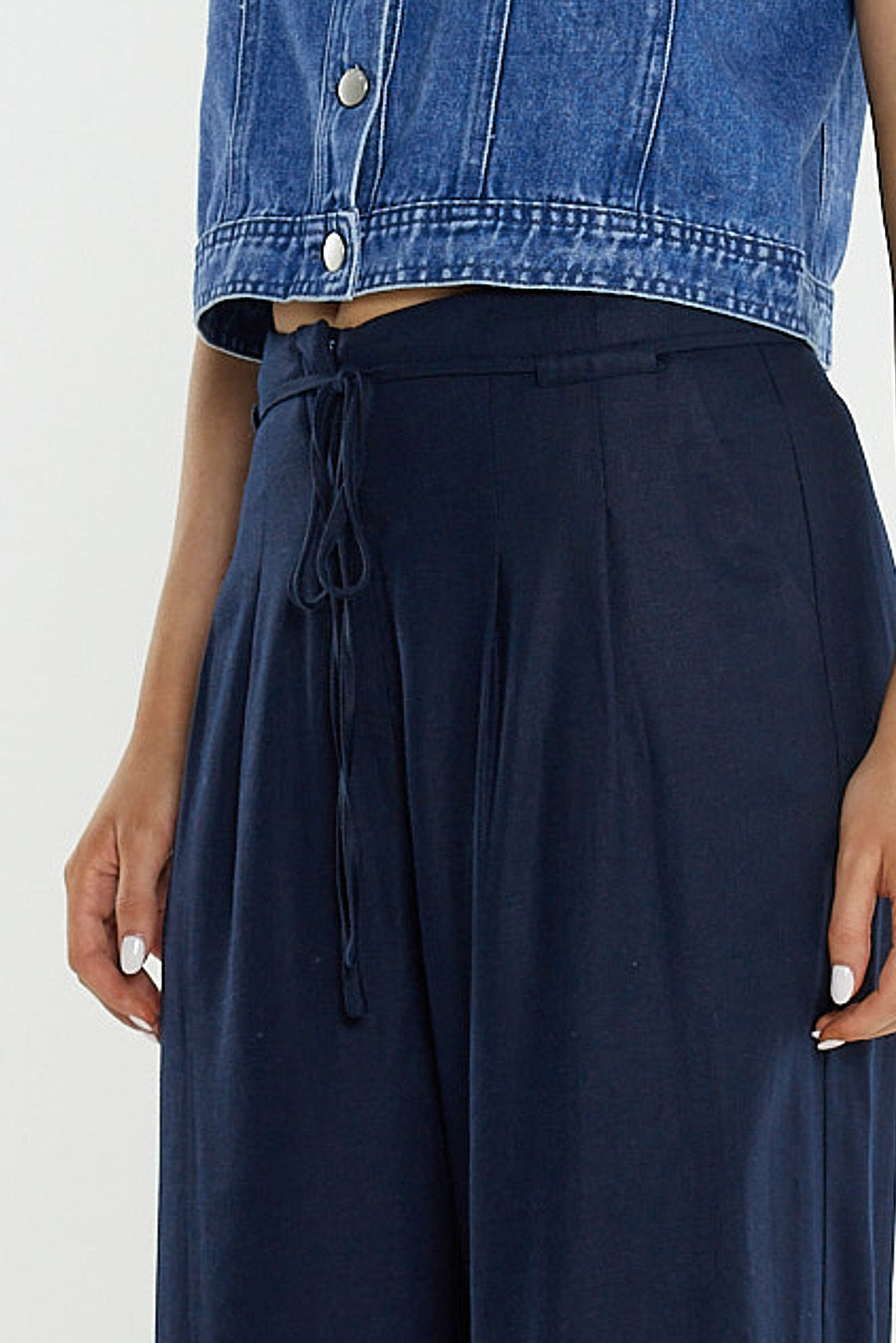 
                  
                    BETH TAYLORED PANT-NAVY-PRE ORDER
                  
                
