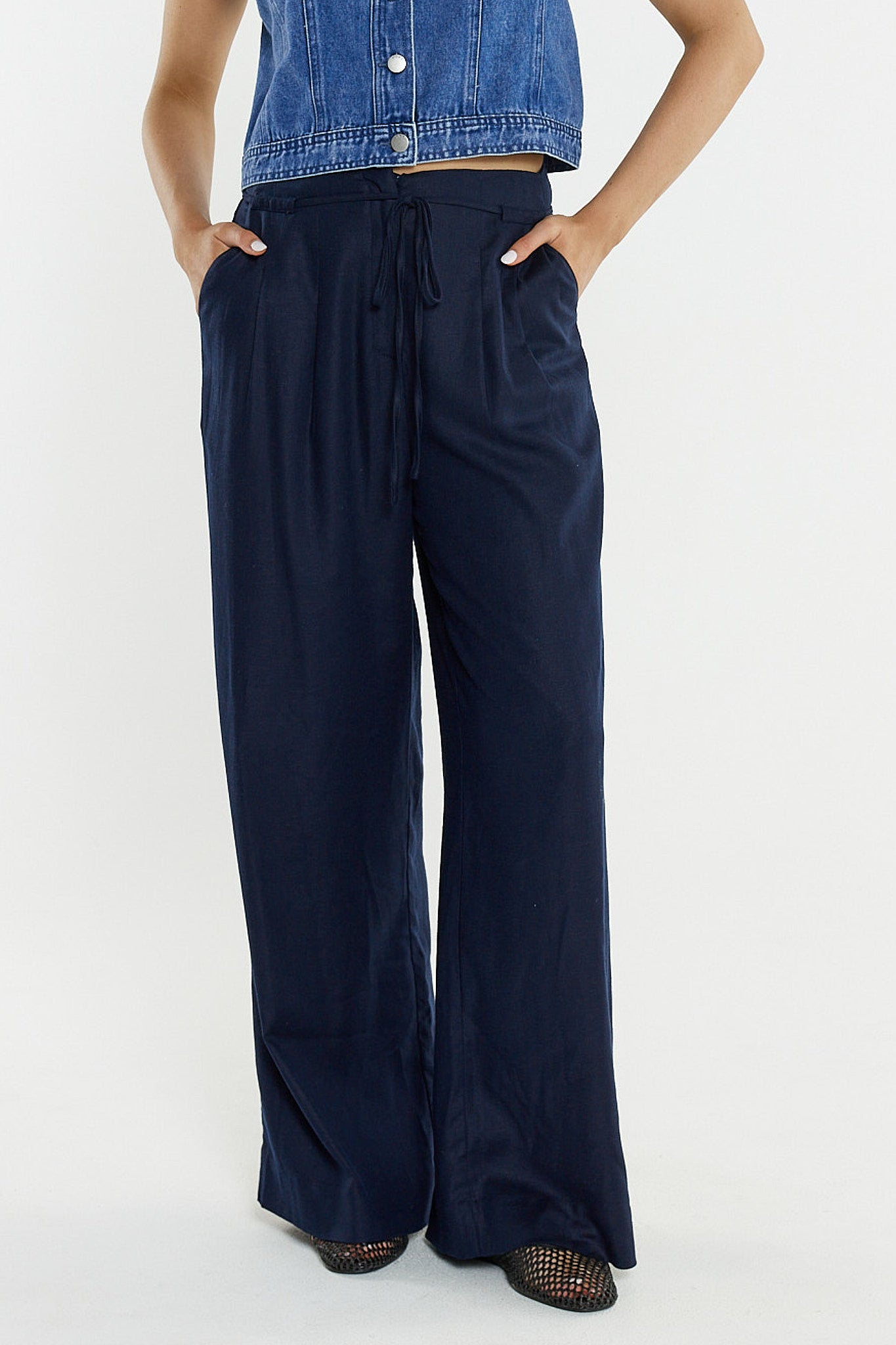 
                  
                    BETH TAYLORED PANT-NAVY-PRE ORDER
                  
                
