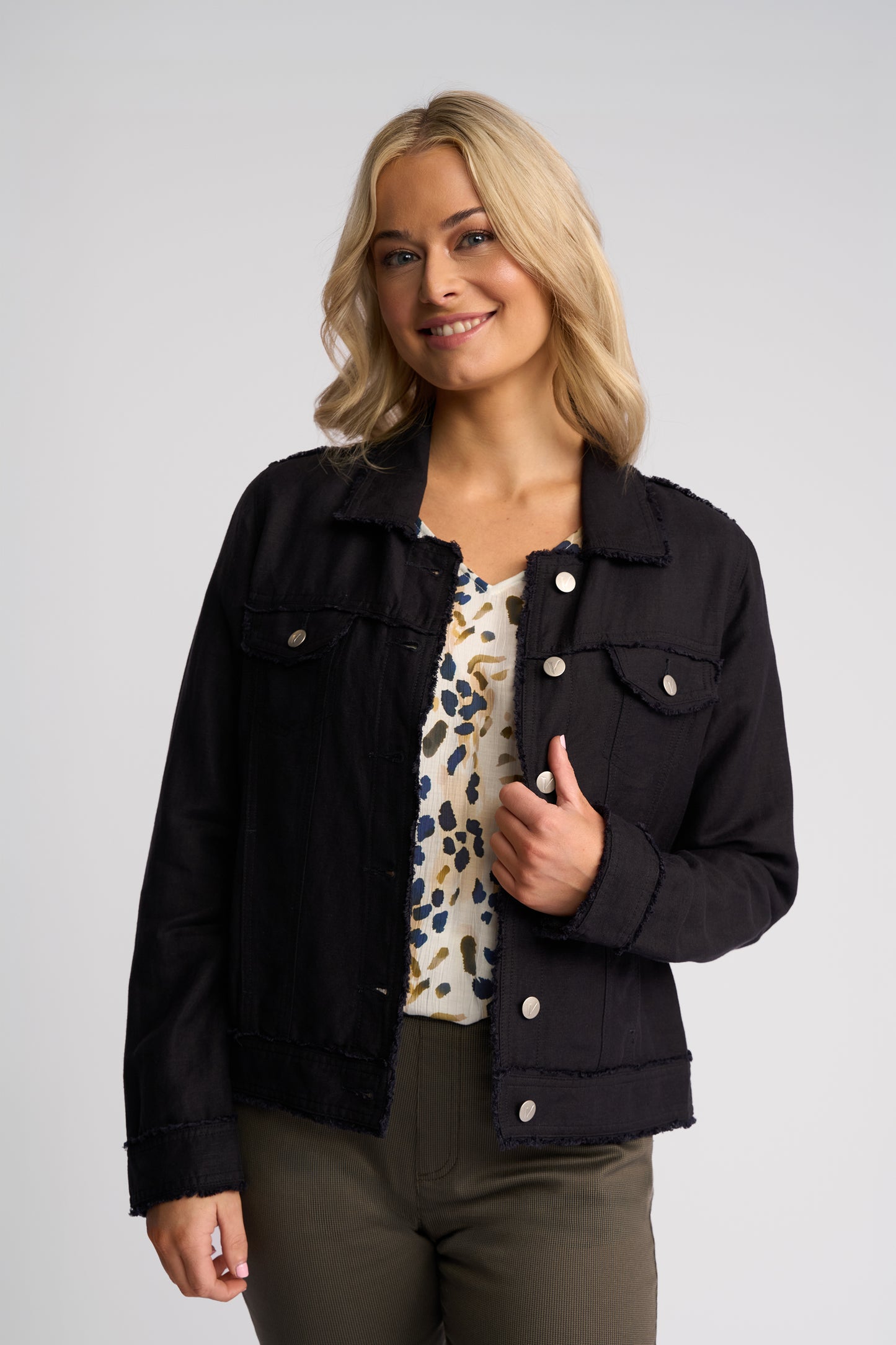 
                  
                    VASSALLI AURA JACKET-NAVY
                  
                