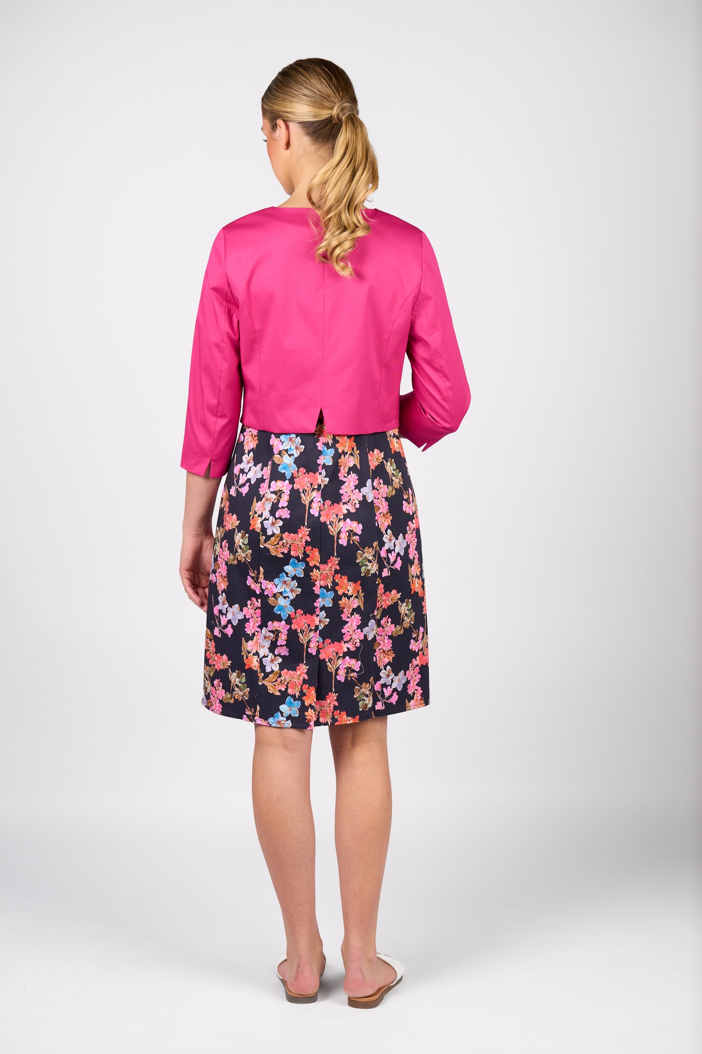
                  
                    6092LW-Printed Lightweight Fitted Dress with Short Sleeve-Willa
                  
                