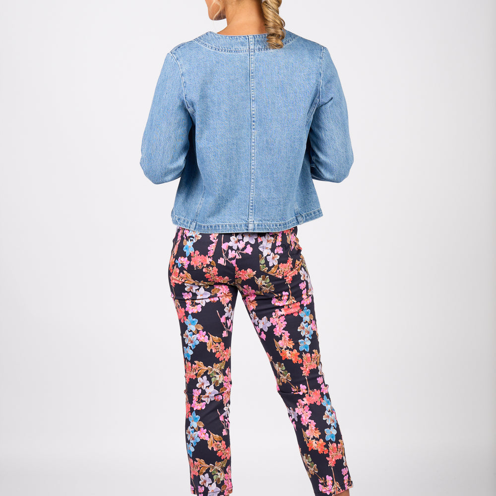 
                  
                    2102-Collarless Denim Jacket-Light wash
                  
                